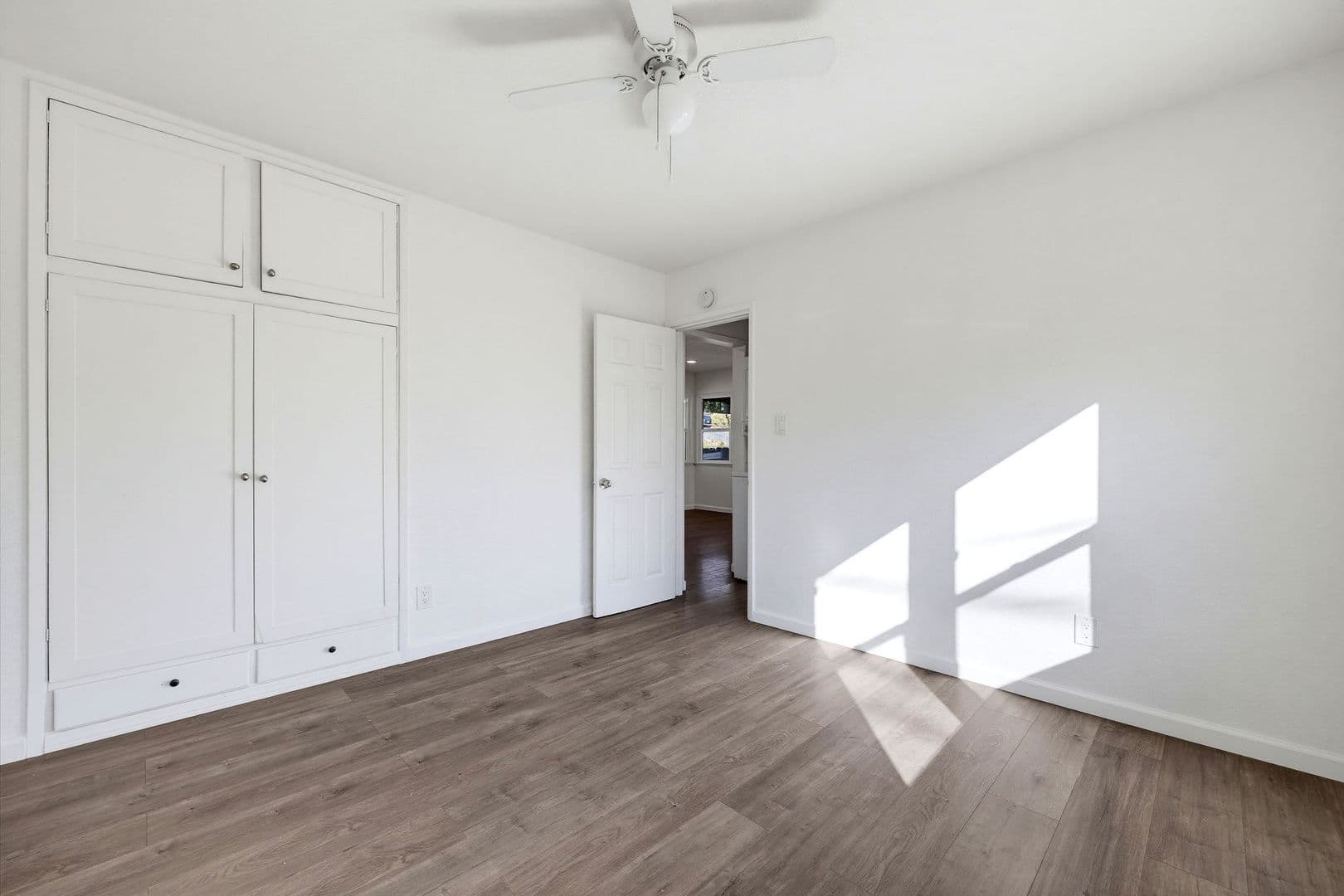 Escondido Apartment: 406-26 S Grape St