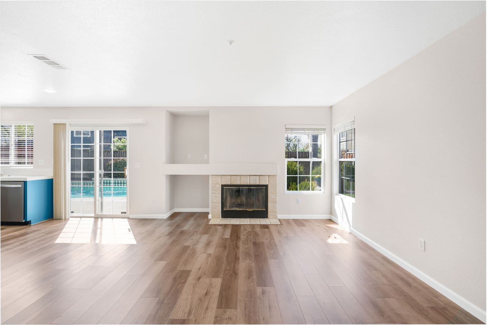 Livermore House: 6381 Scenic Ave