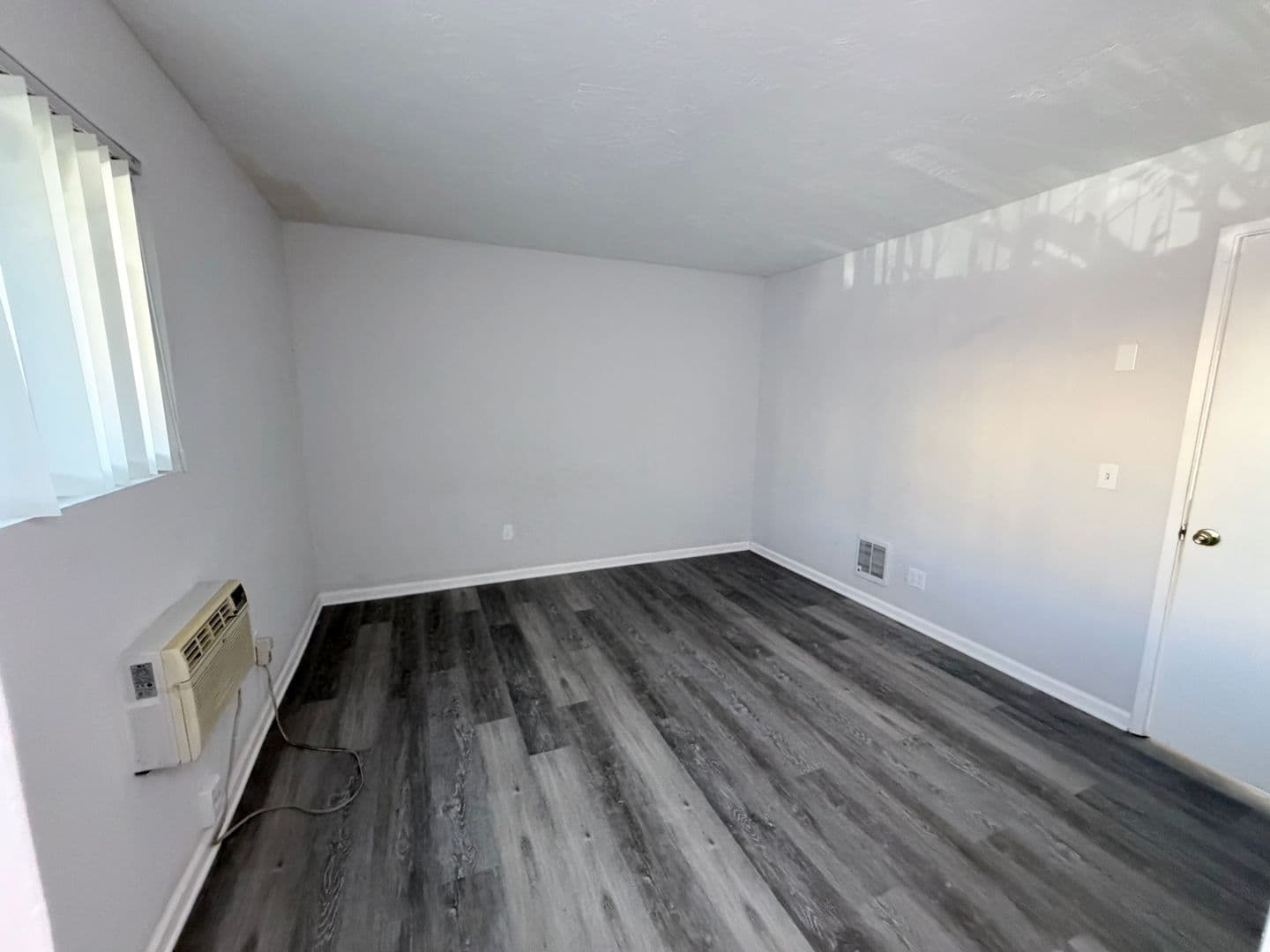 San Diego Apartment: 3825 47th St