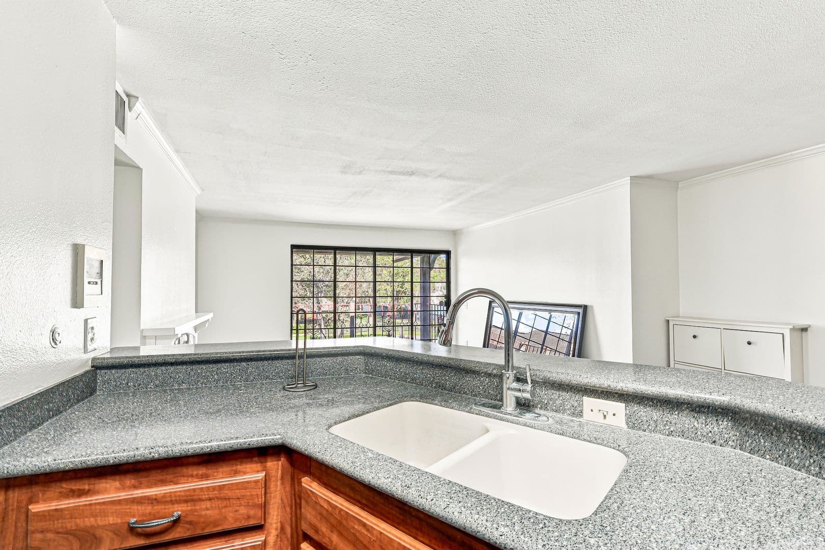 Santa Ana Condo: 3641 S Bear St Unit J