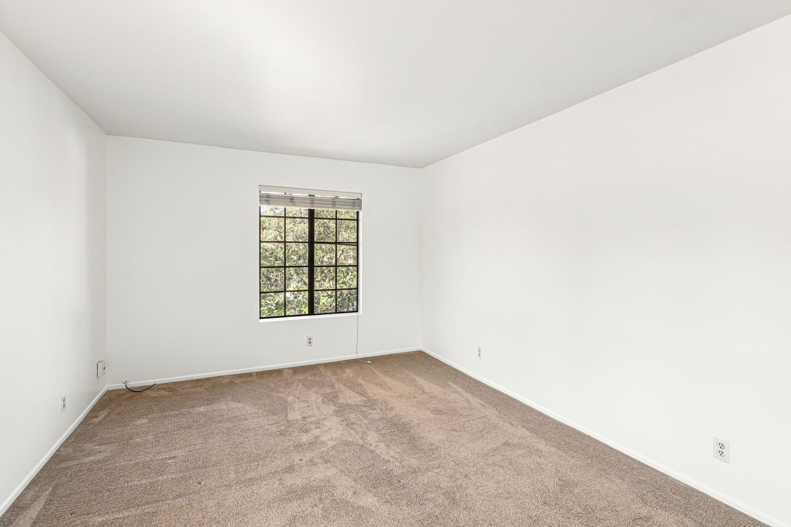 Santa Ana Condo: 3641 S Bear St Unit J