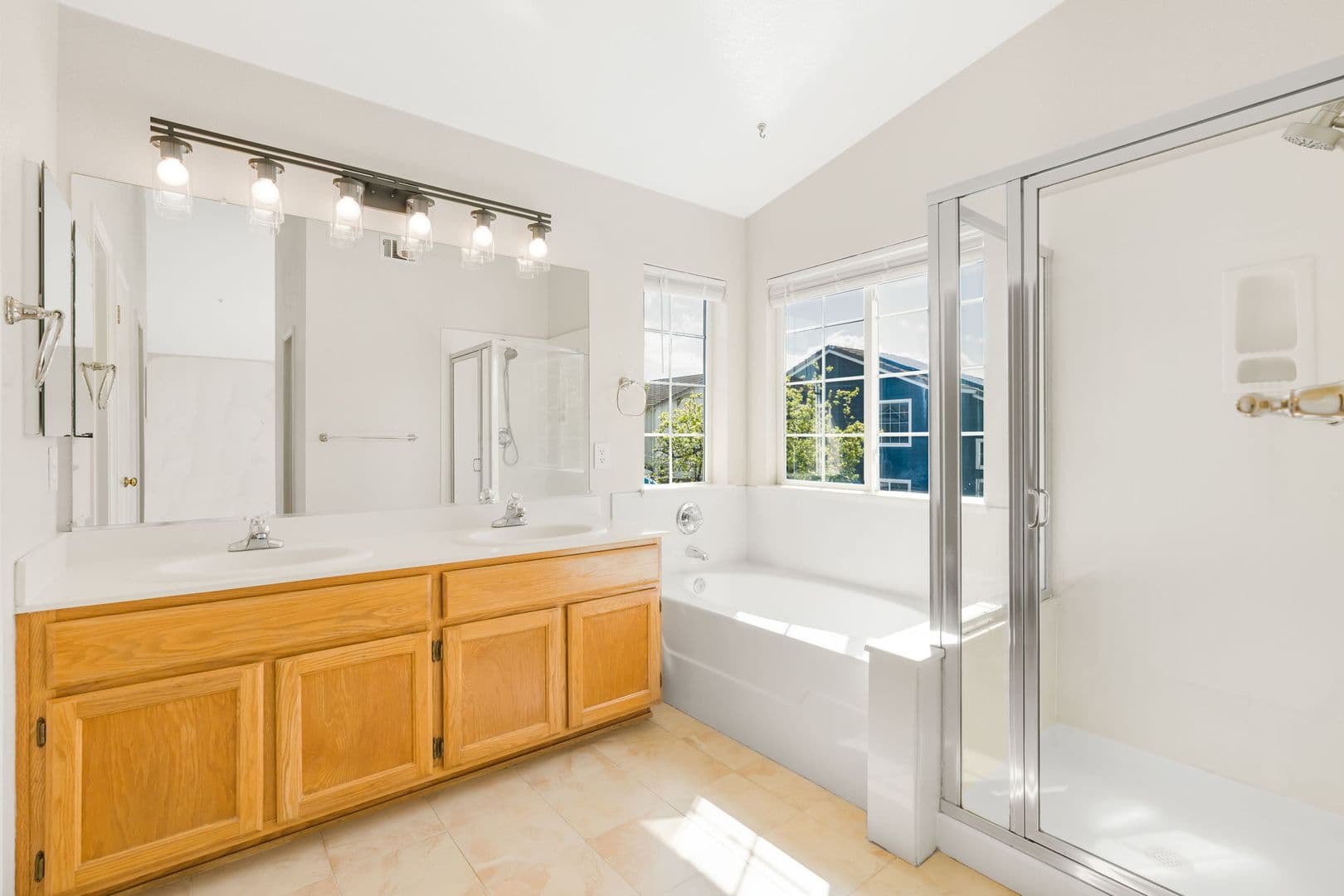 Livermore House: 6381 Scenic Ave