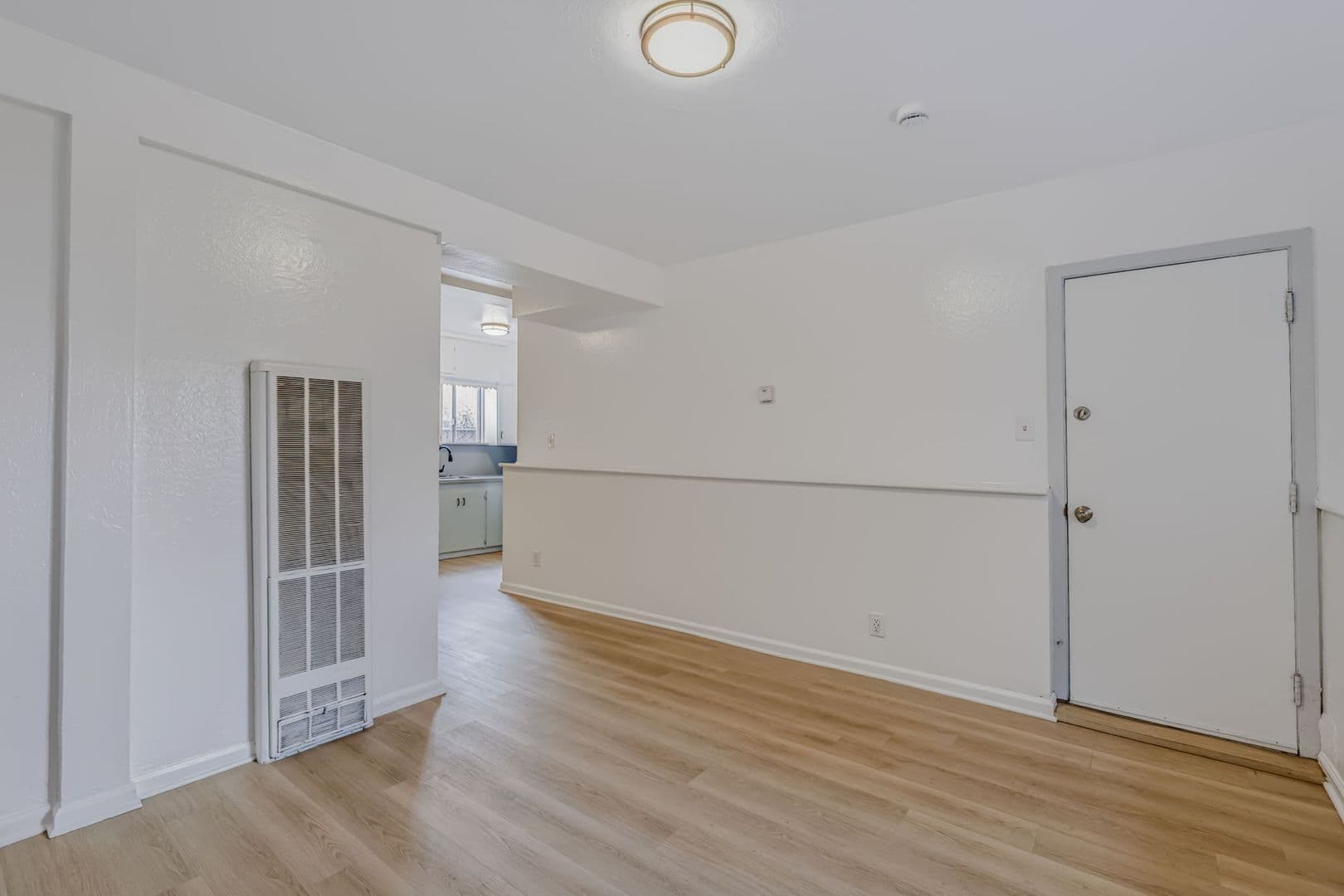 Daly City Apartment: 58 Vale St