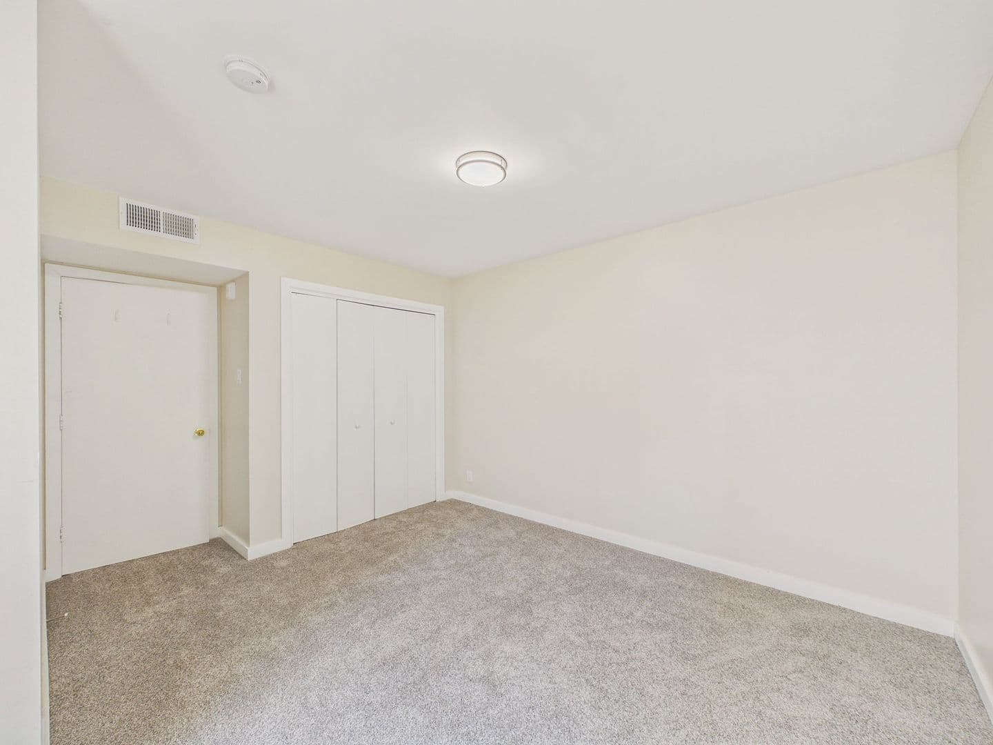 San Francisco House: 3333 Clement St, #4