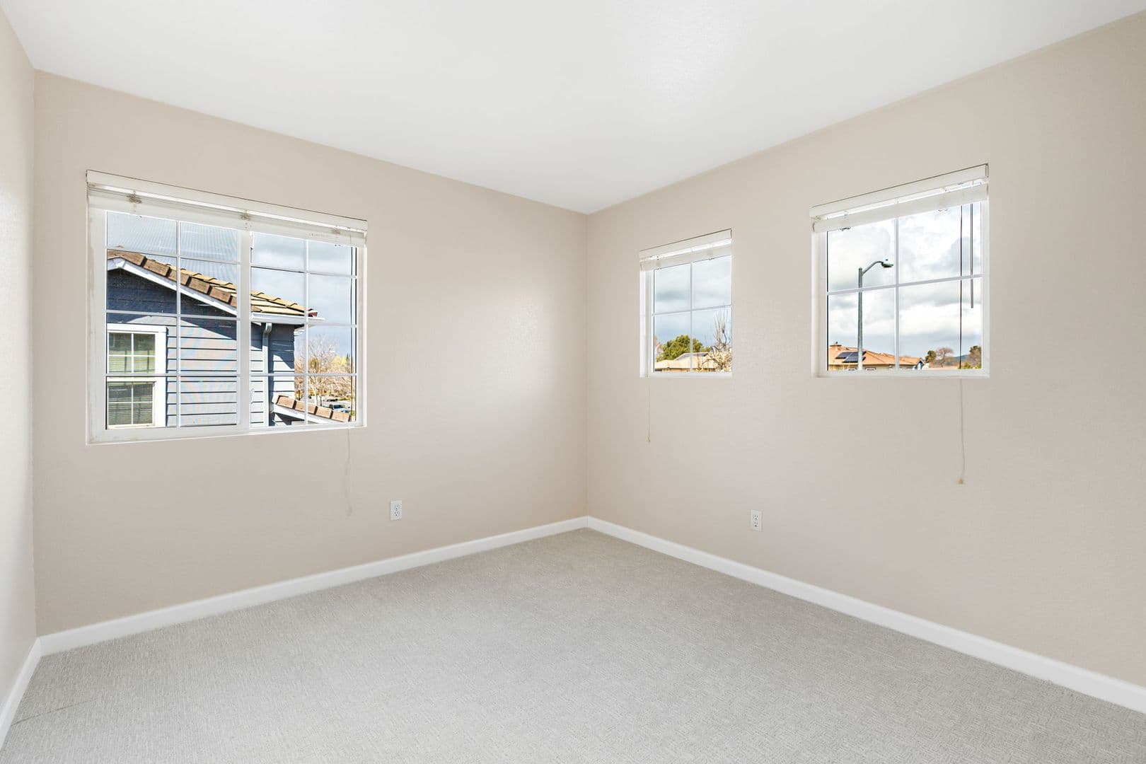 Livermore House: 6381 Scenic Ave