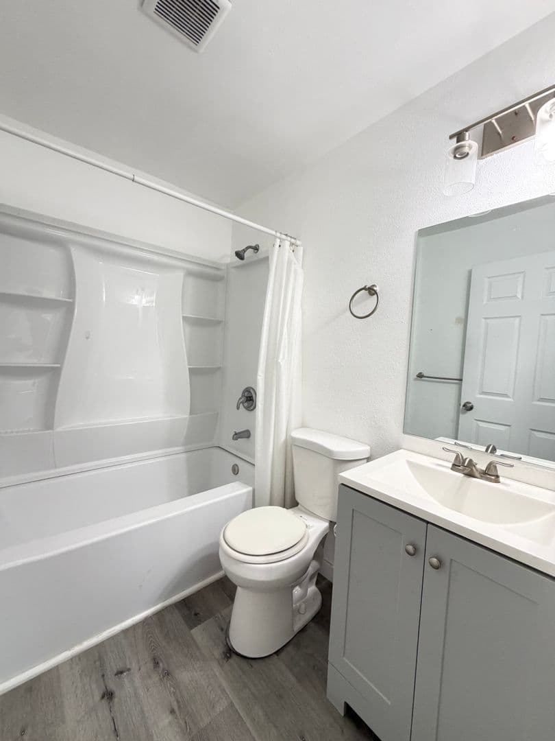 Chula Vista Condo: 311 Zenith St - Unit 04