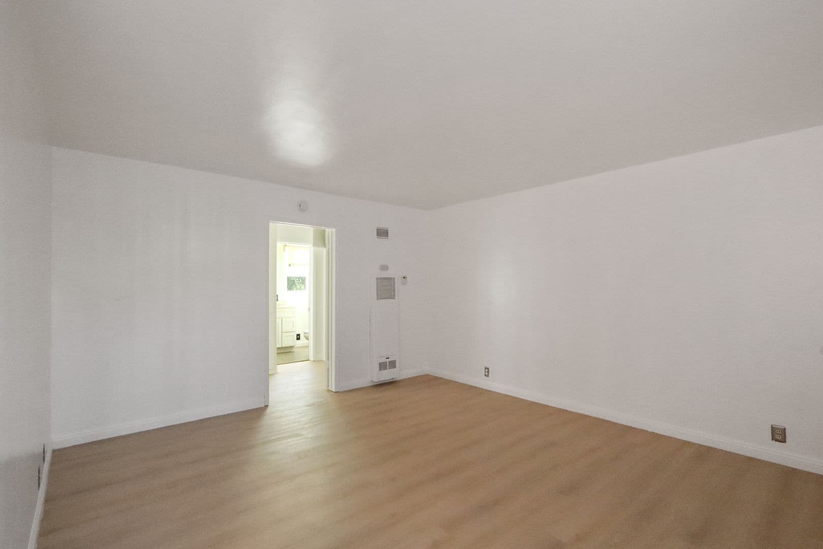 Long Beach Condo: 1020 E 2nd St Unit 08