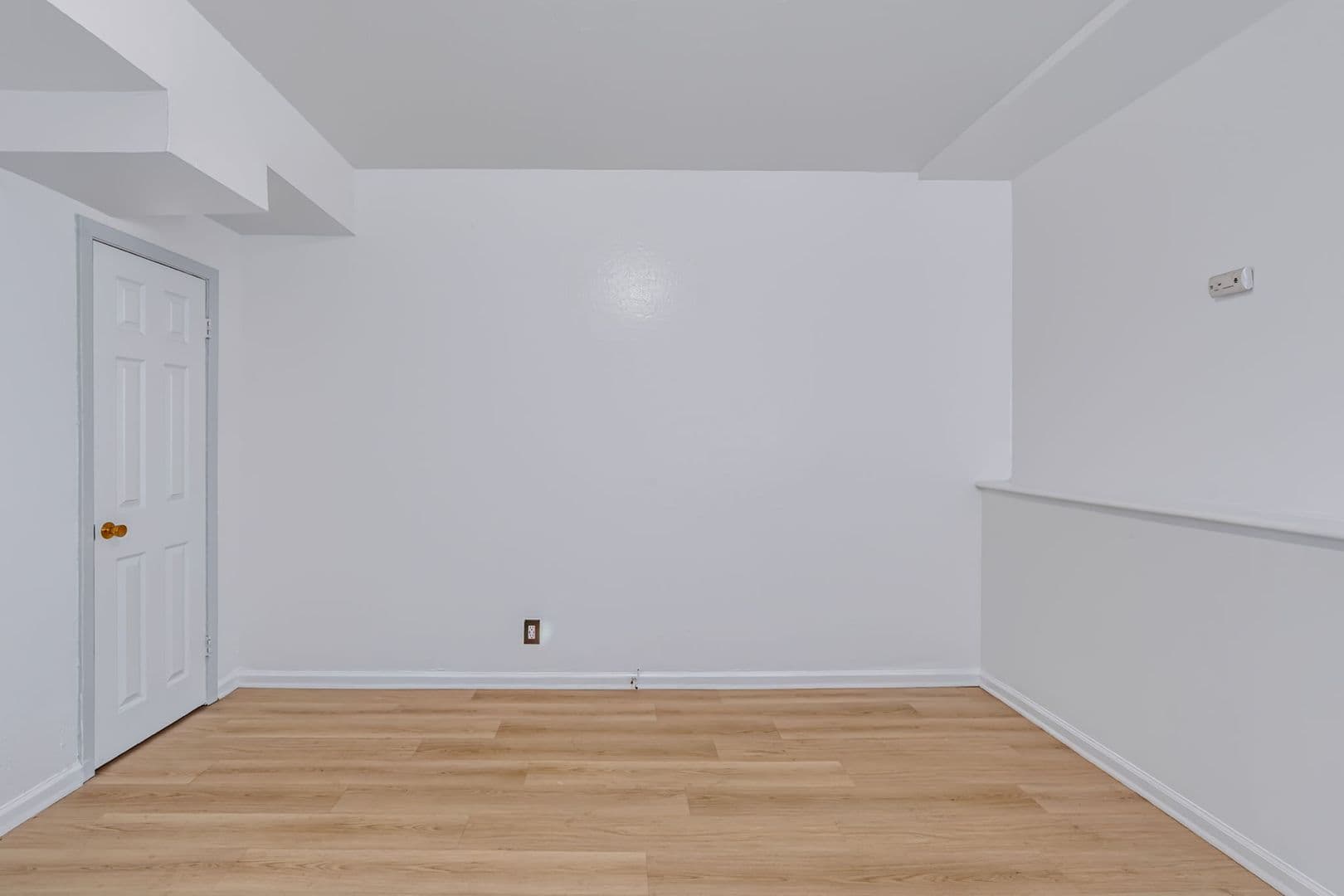 Daly City Apartment: 58 Vale St