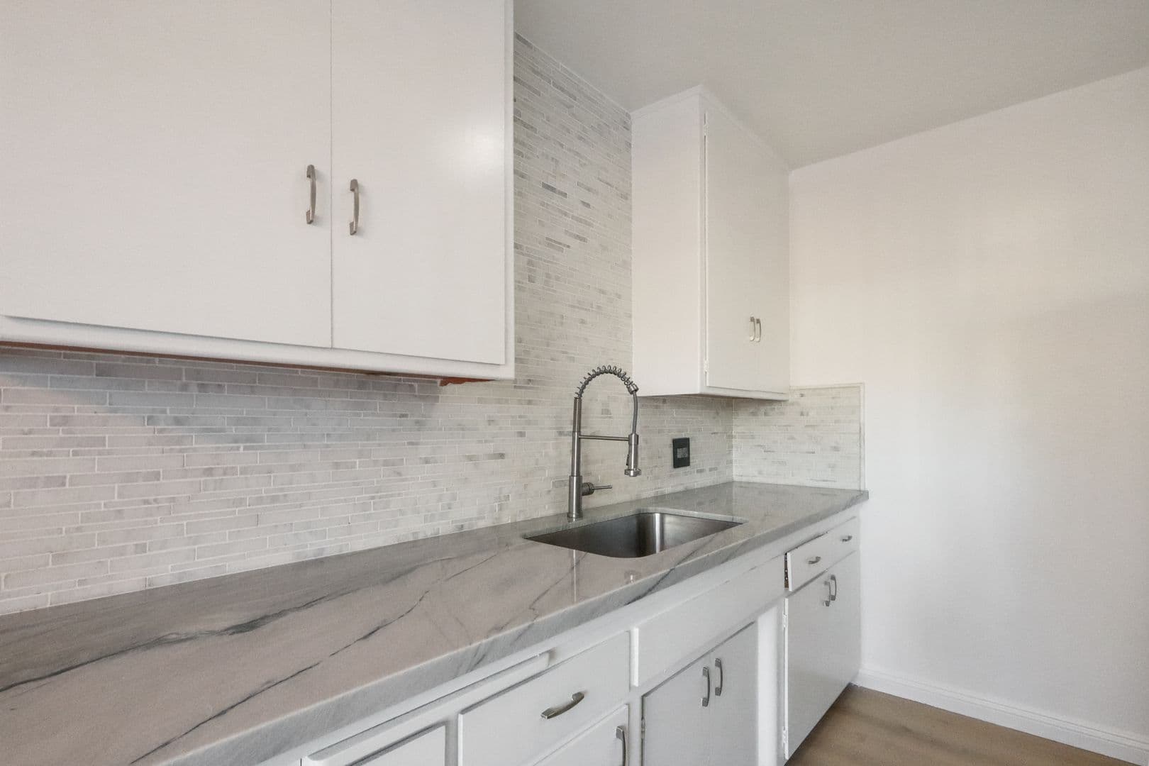 Long Beach Condo: 1020 E 2nd St Unit 08
