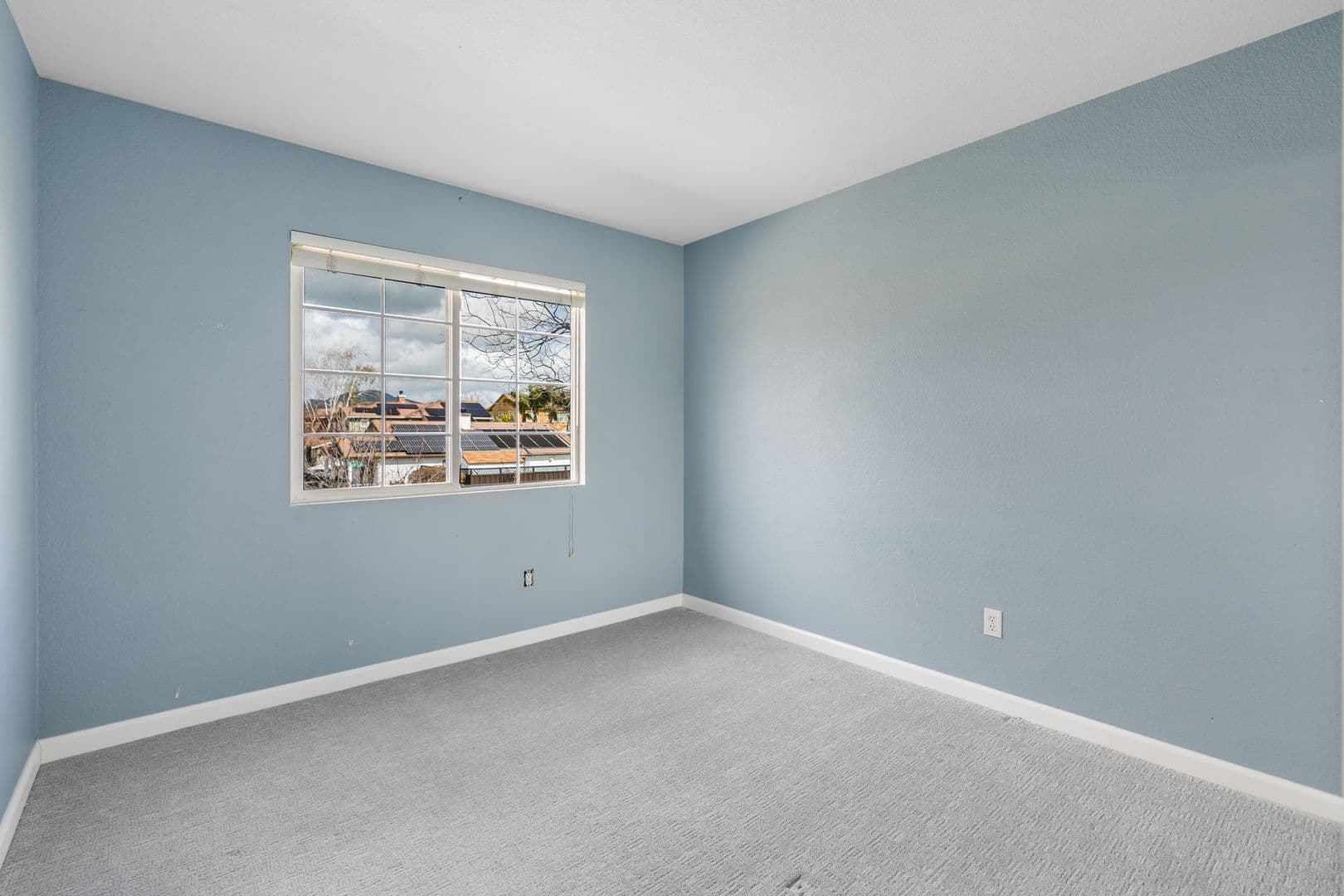 Livermore House: 6381 Scenic Ave