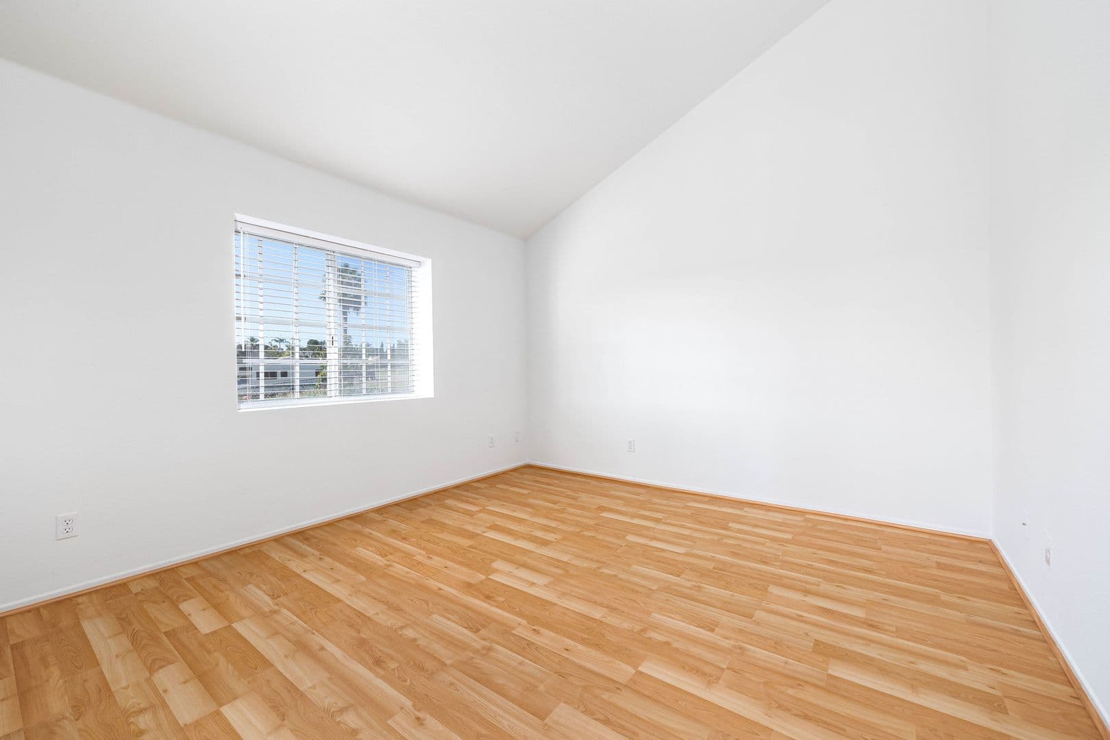 Vista Condo: 740 Breeze Hill Road Unit 162