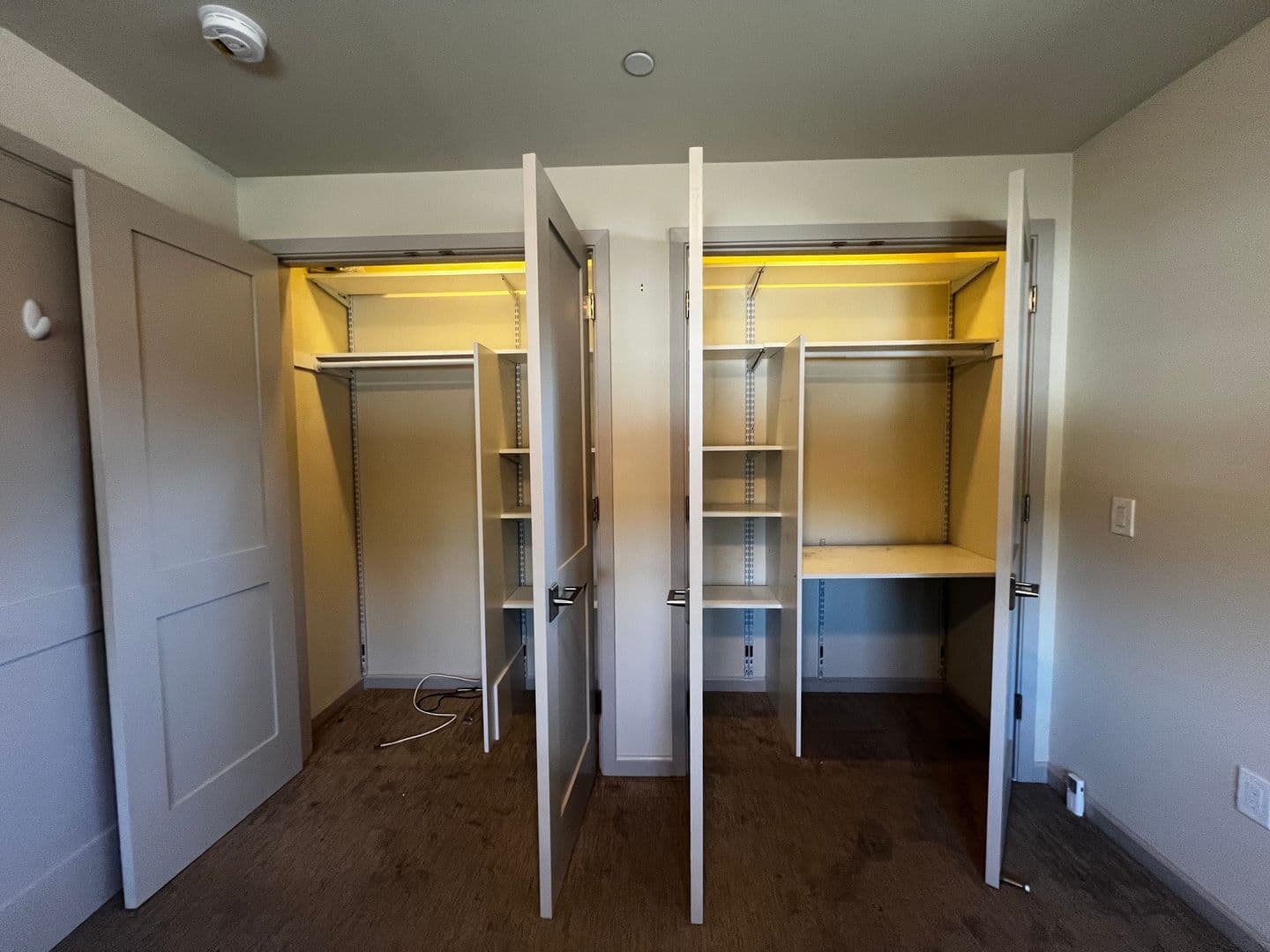 Menlo Park Apartment: 2025 Avy Ave
