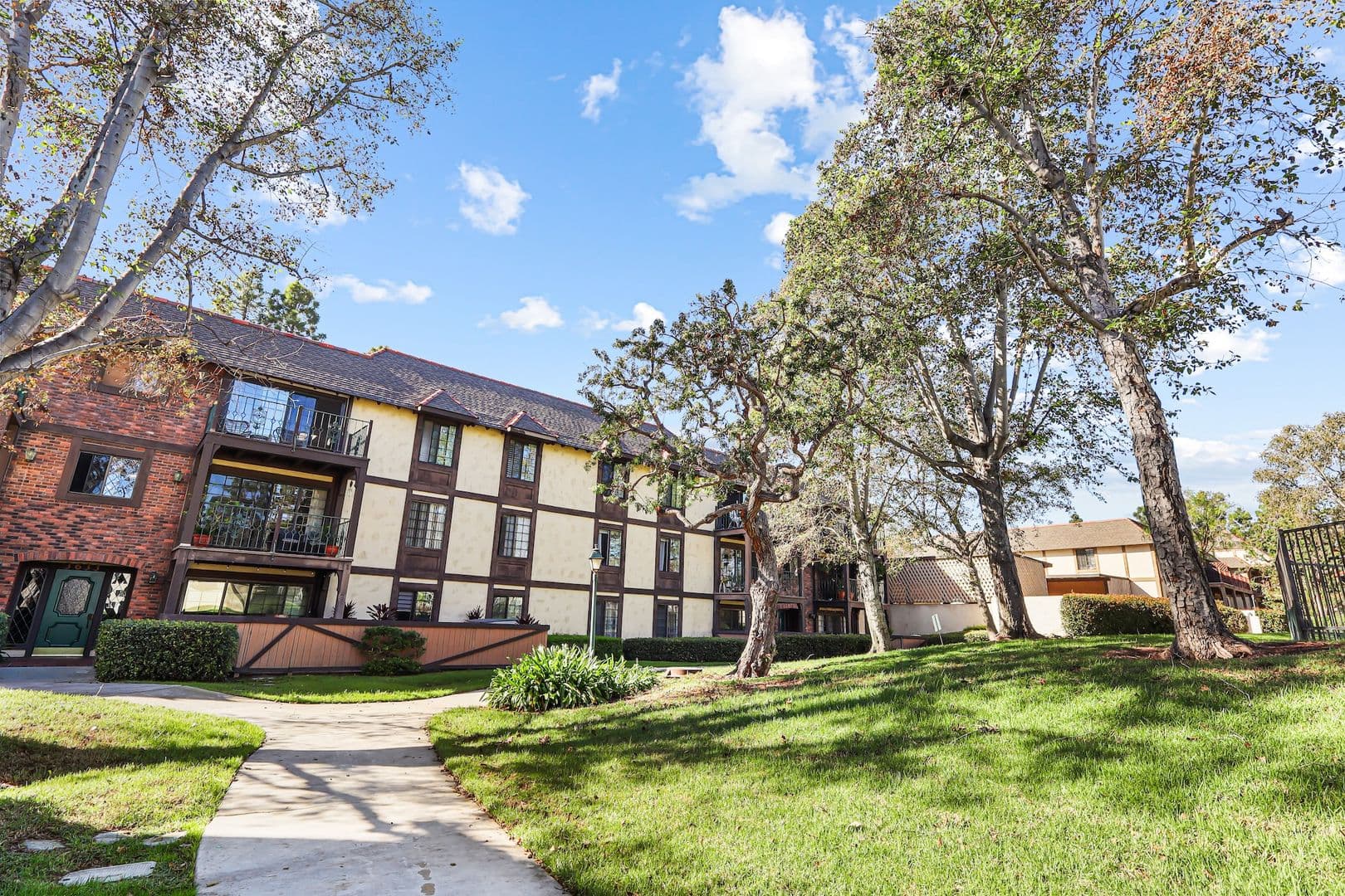 Santa Ana Condo: 3641 S Bear St Unit J