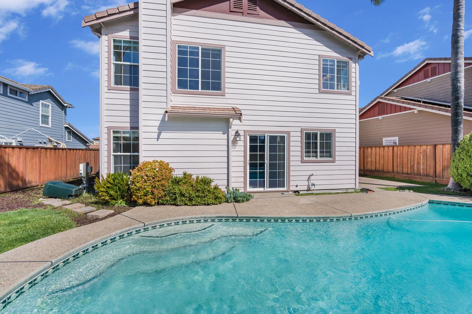 Livermore House: 6381 Scenic Ave