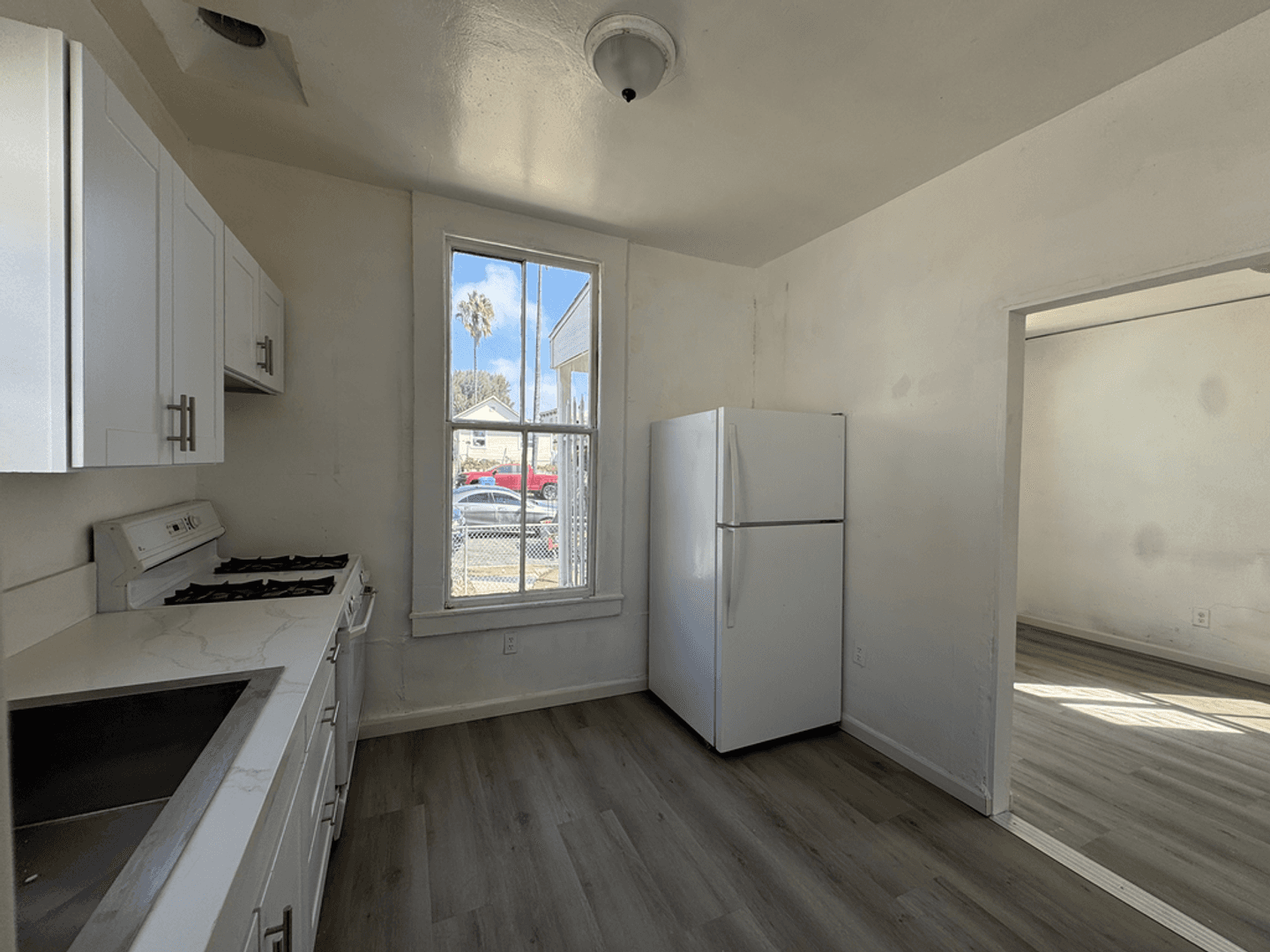 San Diego Apartment: 2263-71 L St