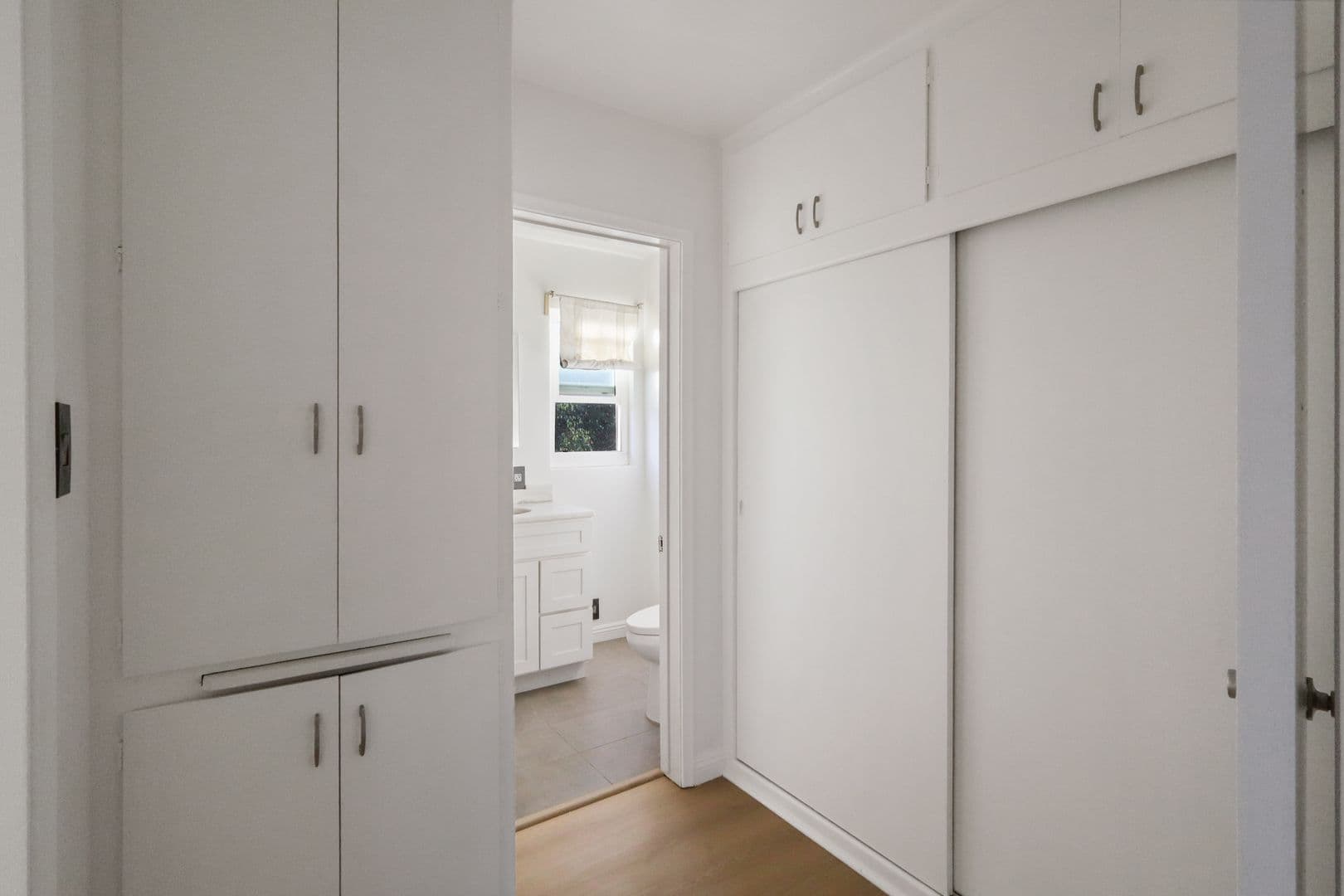 Long Beach Condo: 1020 E 2nd St Unit 08