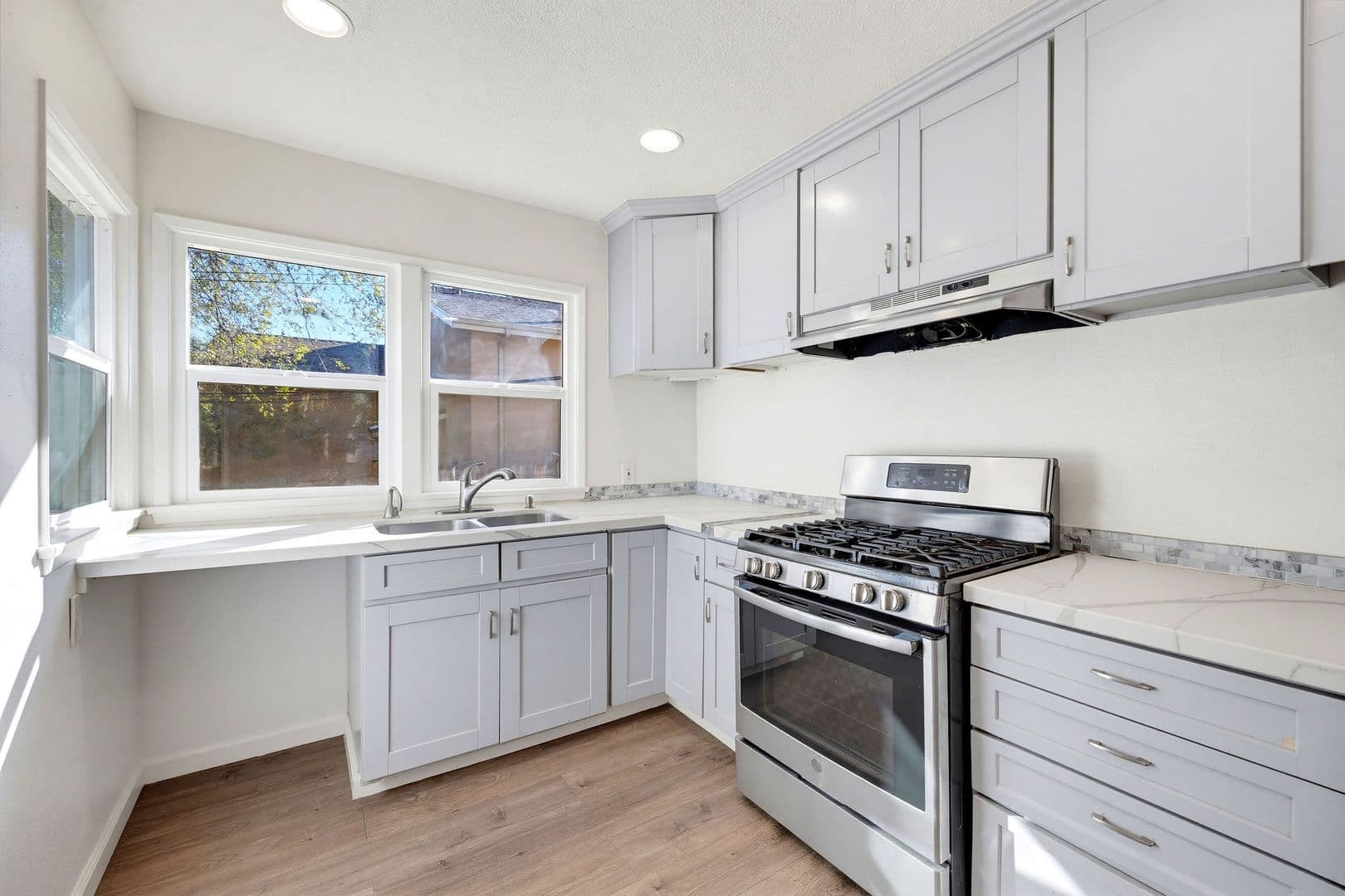 Escondido Apartment: 406-26 S Grape St