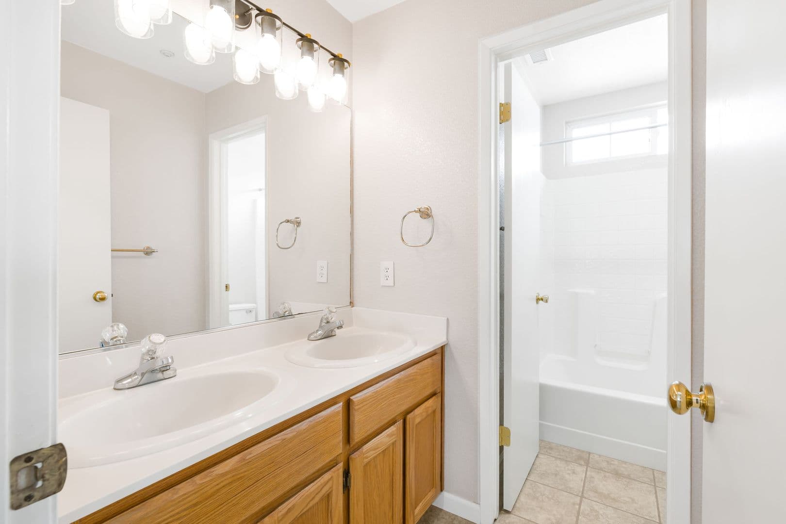 Livermore House: 6381 Scenic Ave