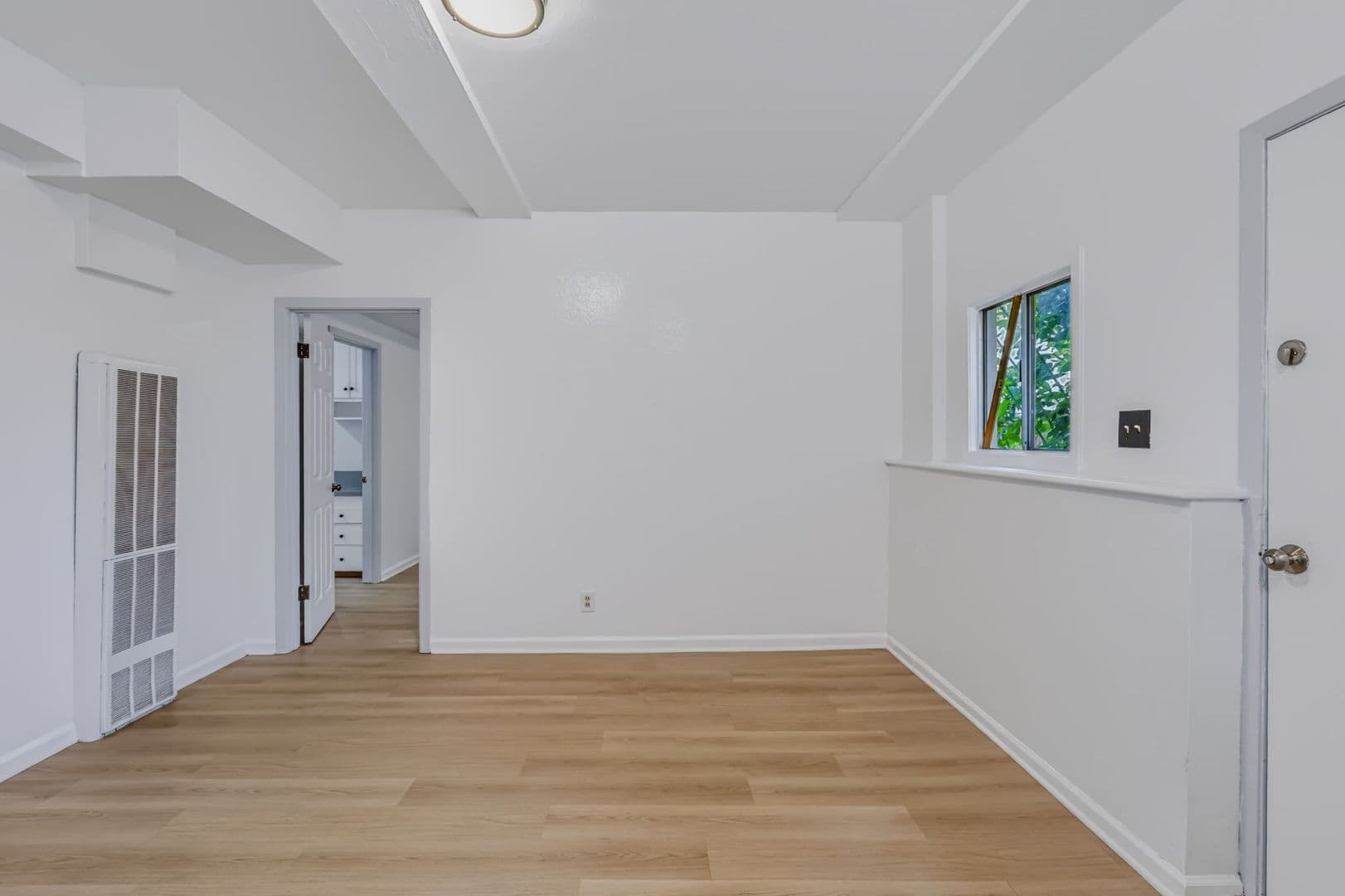 Daly City Apartment: 58 Vale St