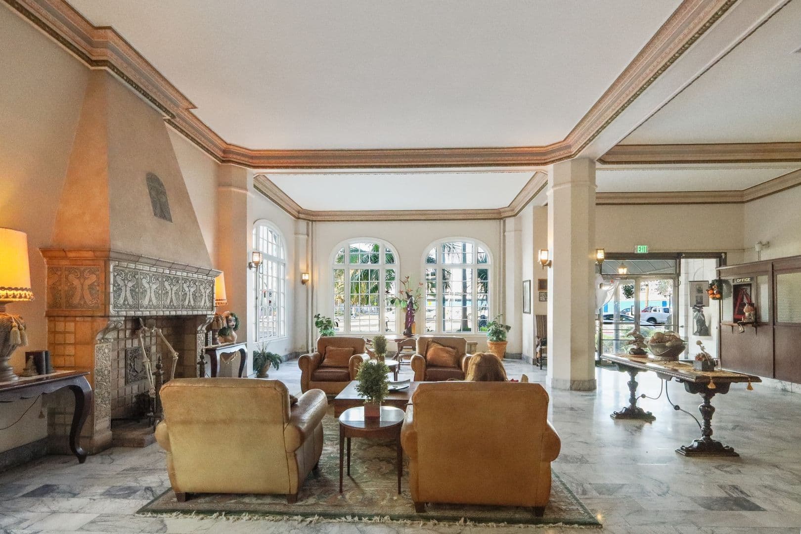 Long Beach Condo: 360 W Ocean Blvd Unit 706