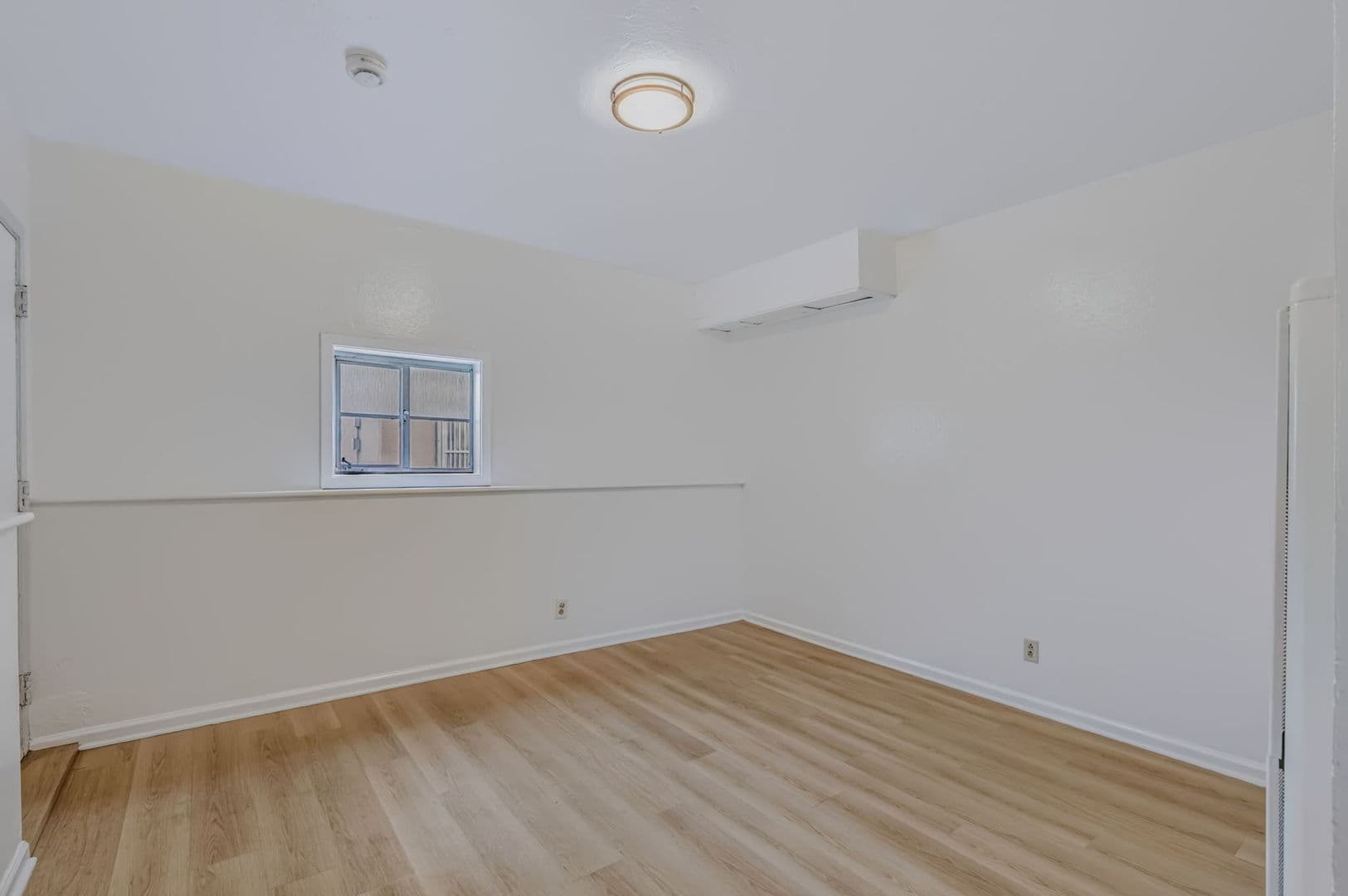 Daly City Apartment: 58 Vale St