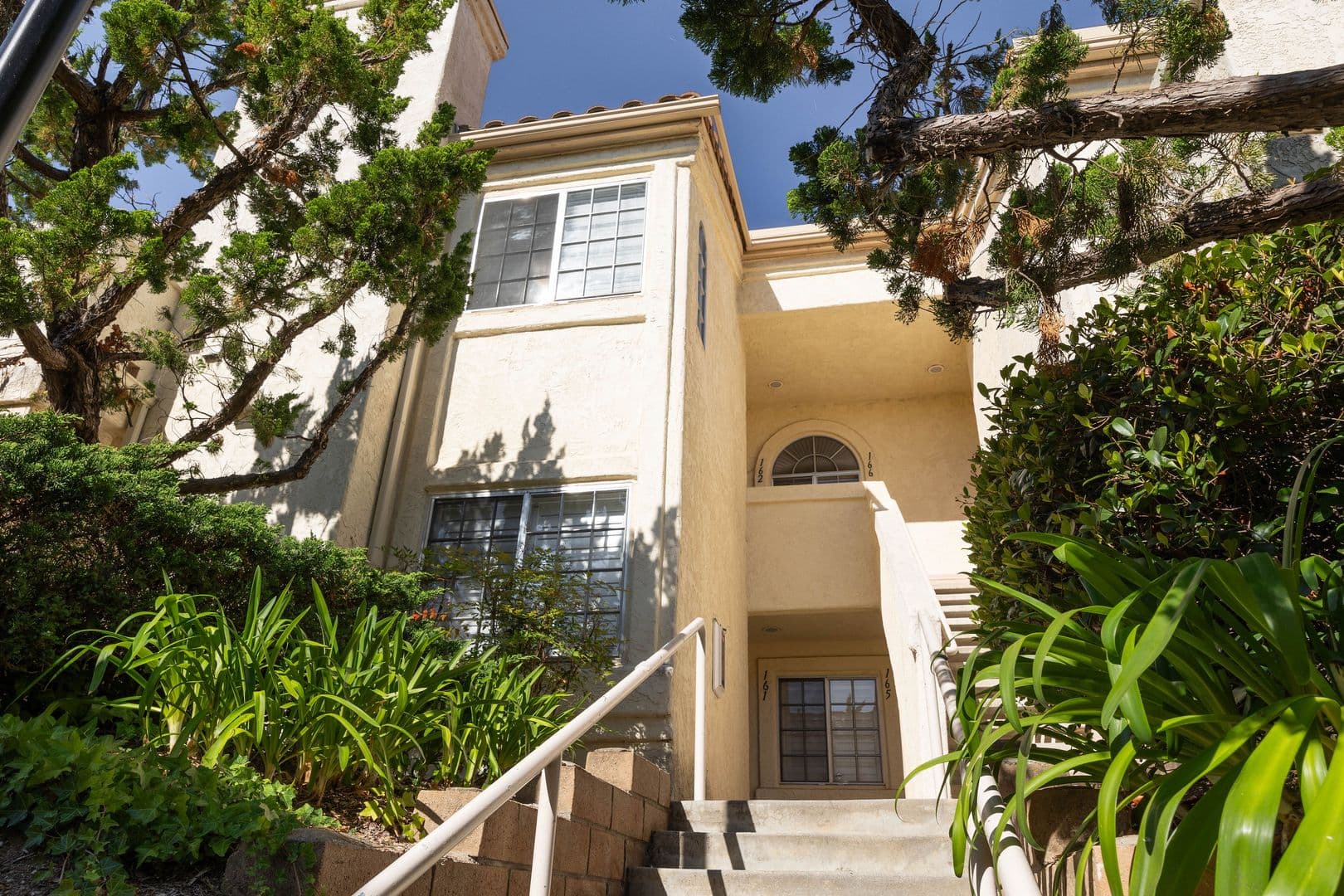Vista Condo: 740 Breeze Hill Road Unit 162