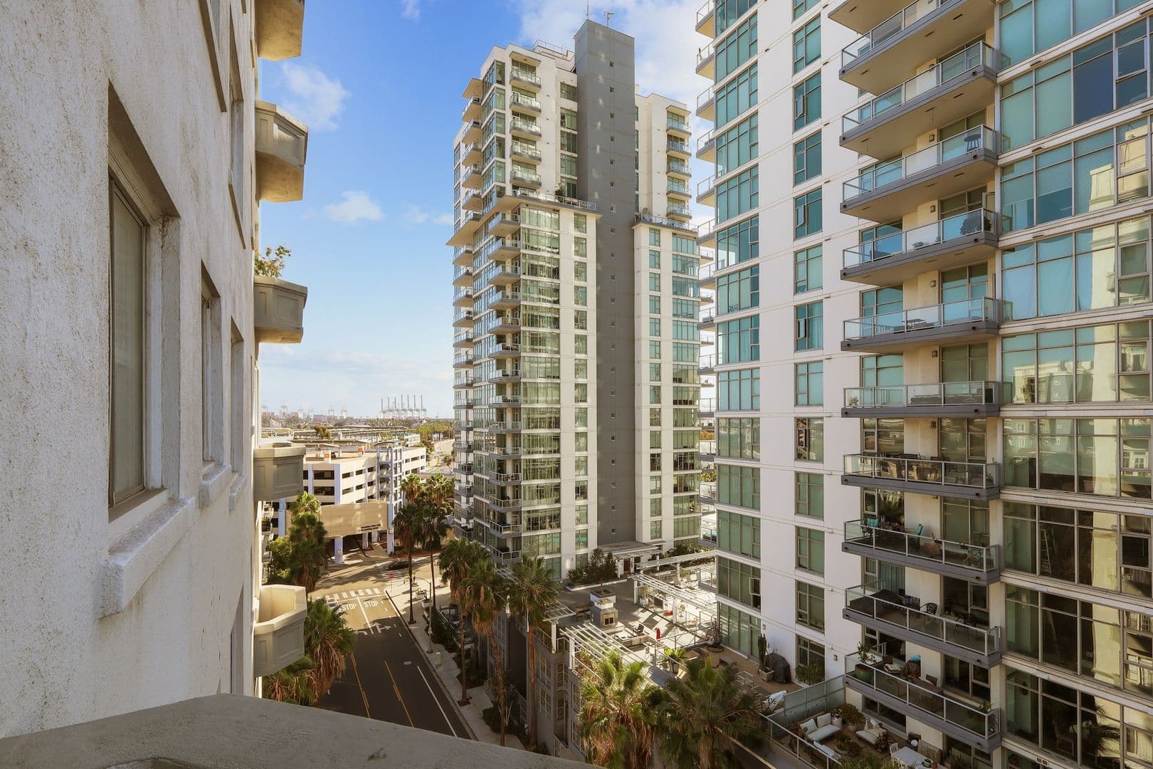 Long Beach Condo: 360 W Ocean Blvd Unit 706