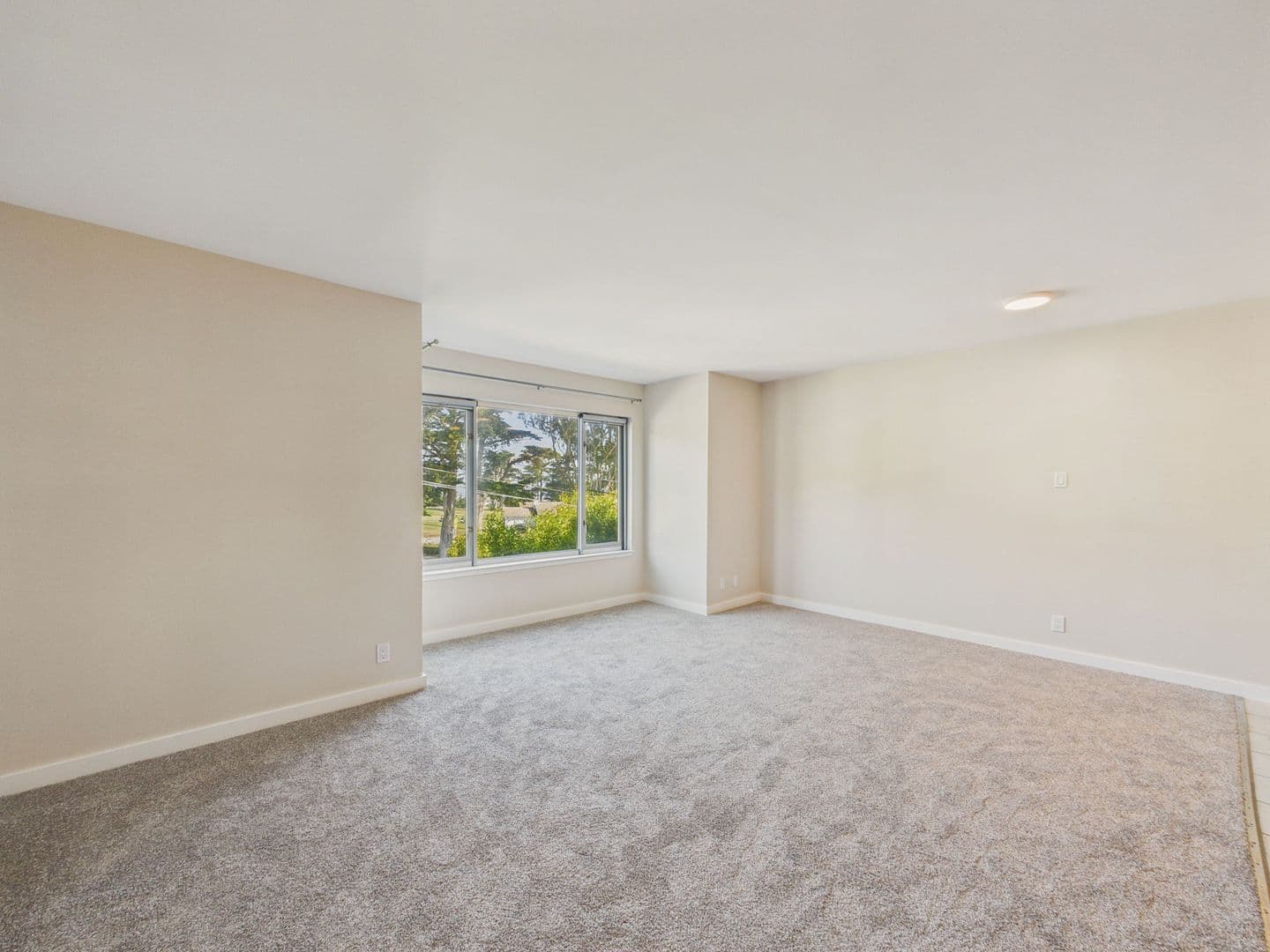 San Francisco House: 3333 Clement St, #4