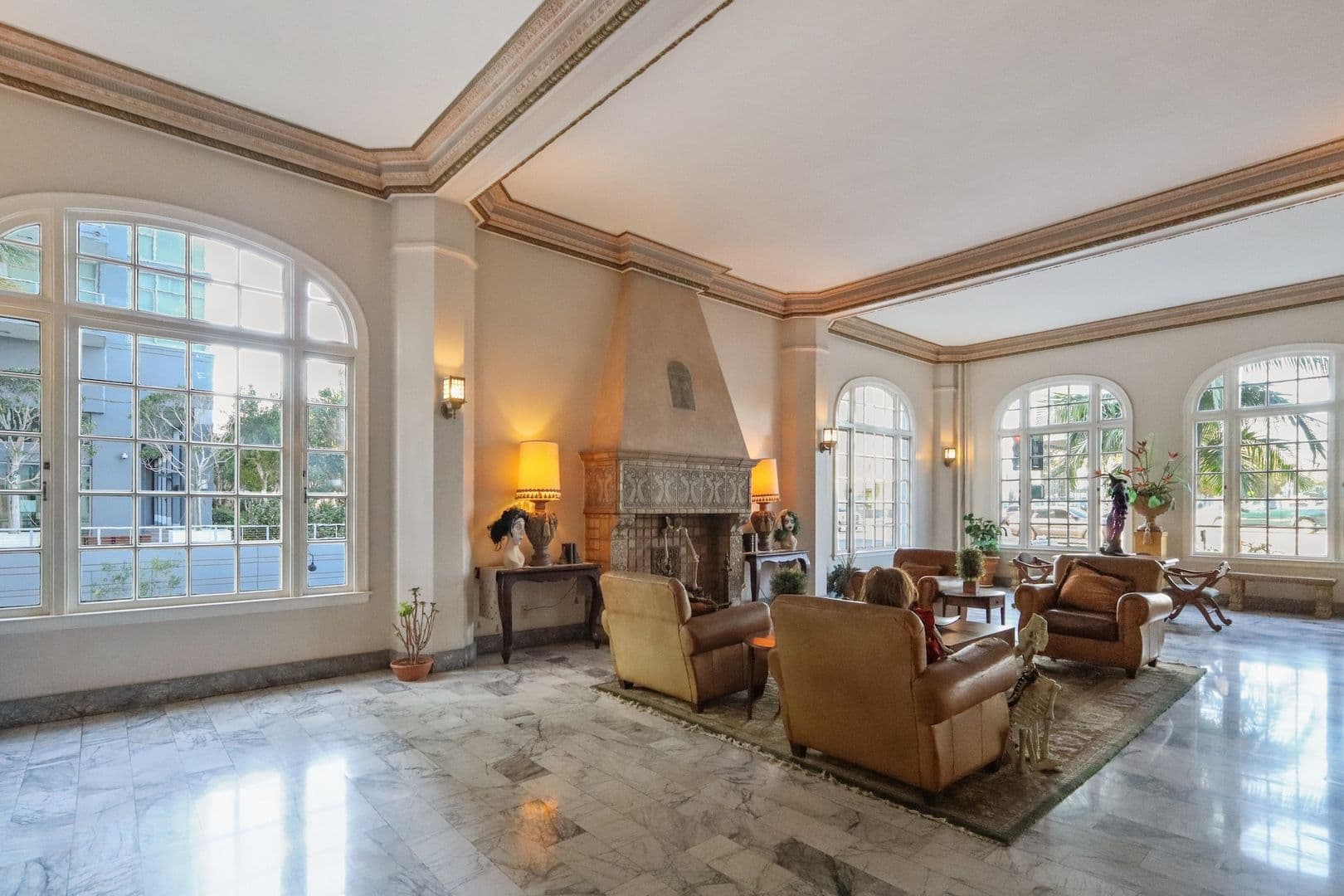 Long Beach Condo: 360 W Ocean Blvd Unit 706