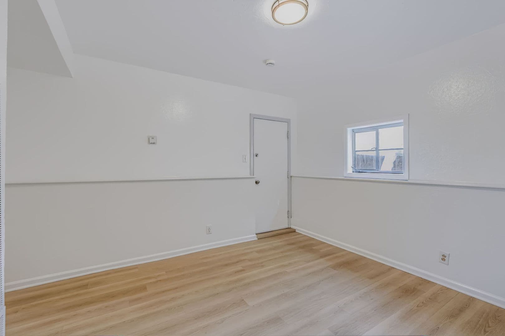 Daly City Apartment: 58 Vale St