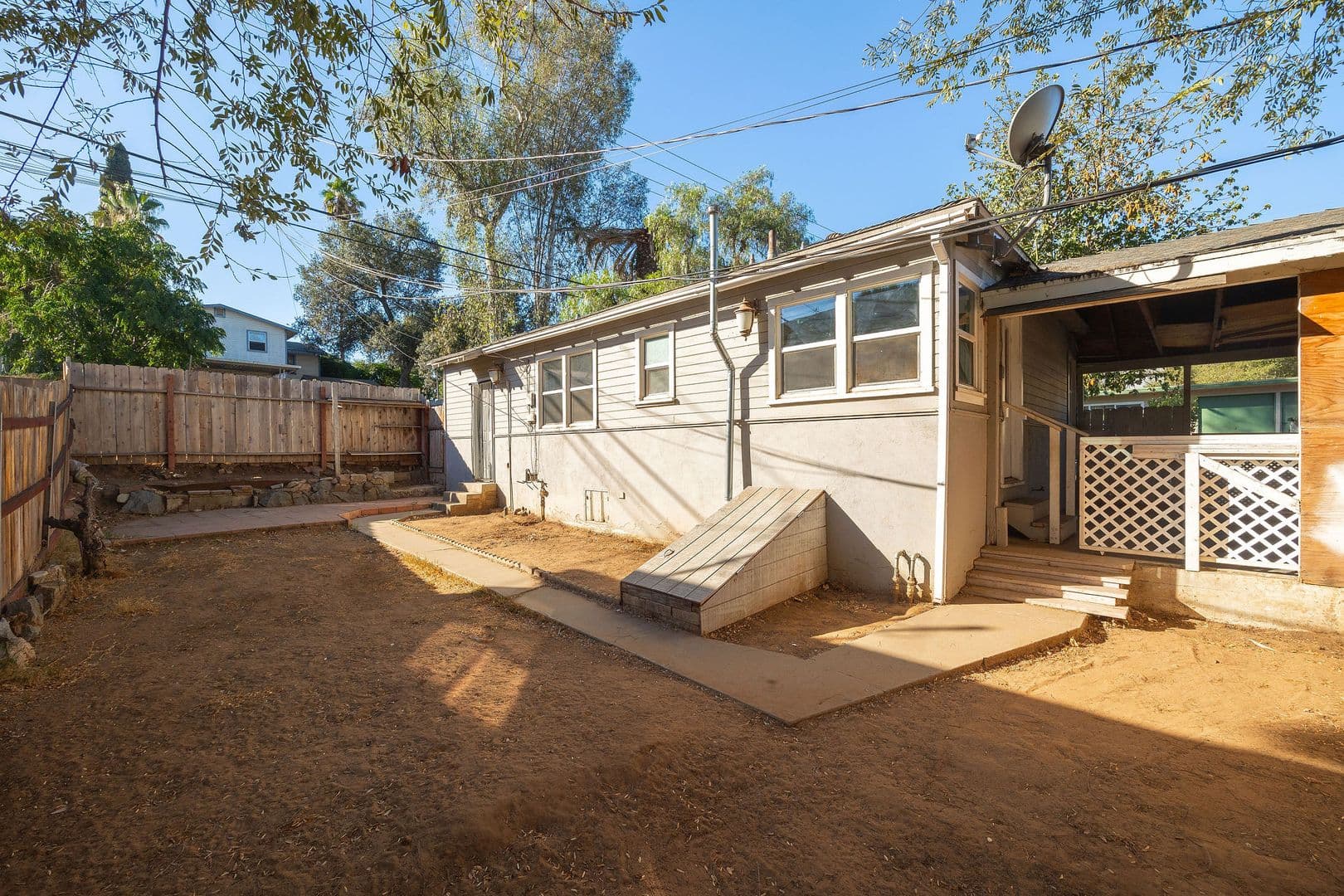 Escondido Apartment: 406-26 S Grape St