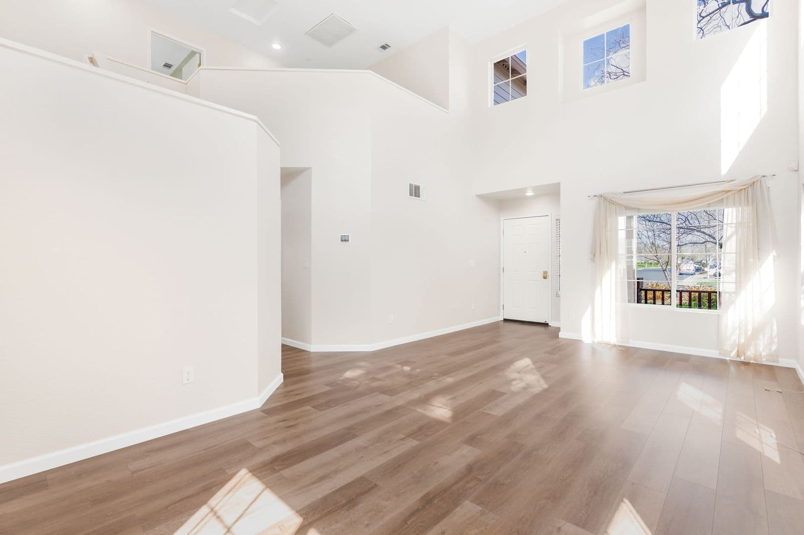 Livermore House: 6381 Scenic Ave