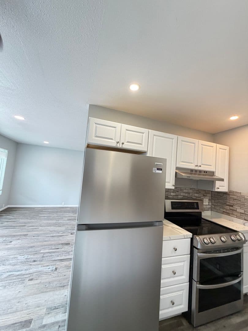 Lemon Grove Apartment: 3277 Olive St