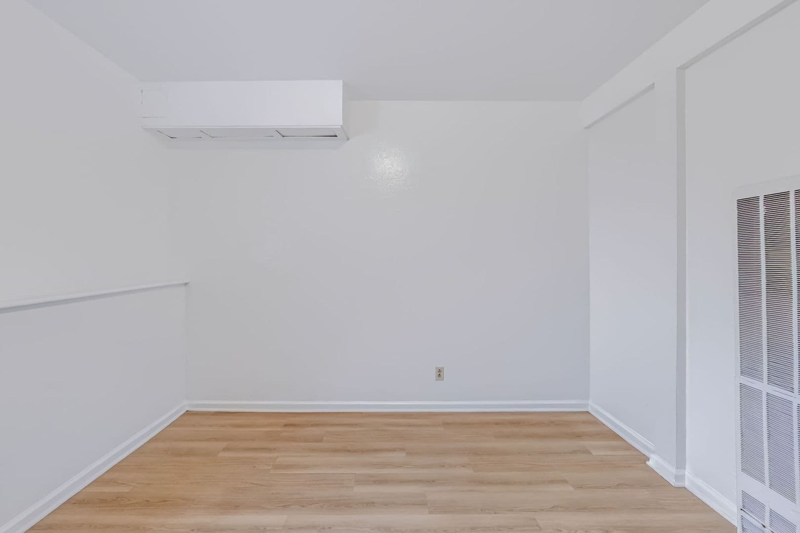 Daly City Apartment: 58 Vale St