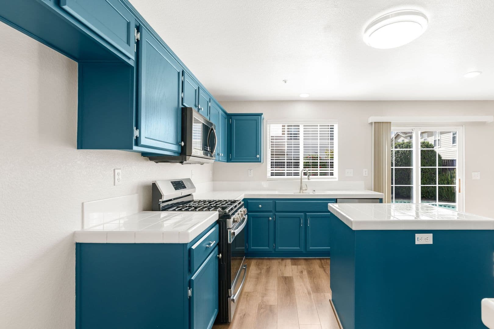 Livermore House: 6381 Scenic Ave