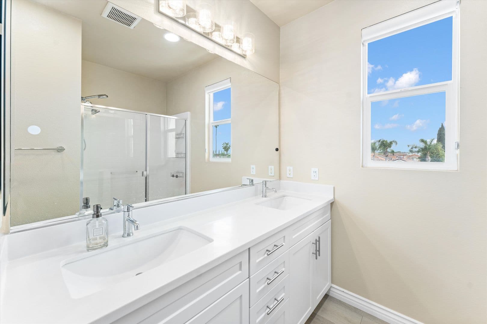 Anaheim Townhome: 2651 W Lincoln Ave Unit 17