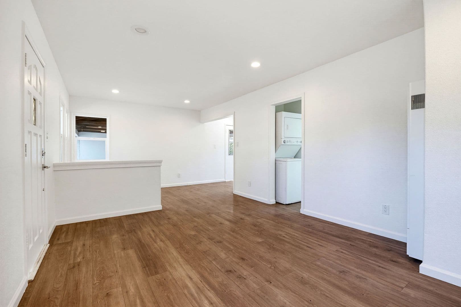 Escondido Apartment: 406-26 S Grape St