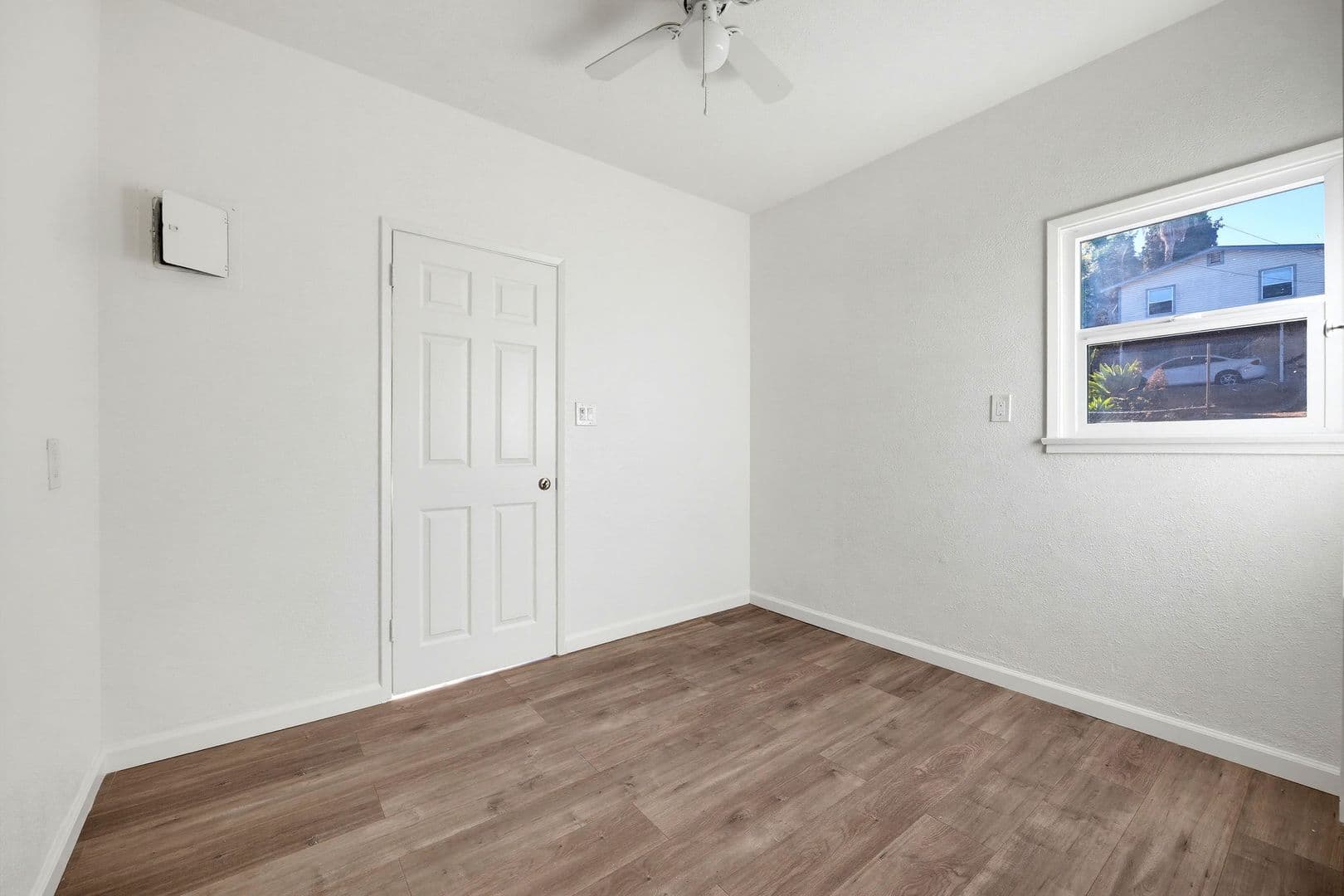 Escondido Apartment: 406-26 S Grape St