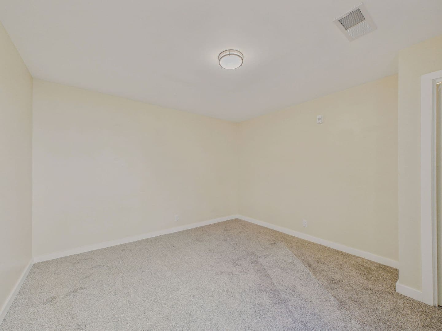 San Francisco House: 3333 Clement St, #4