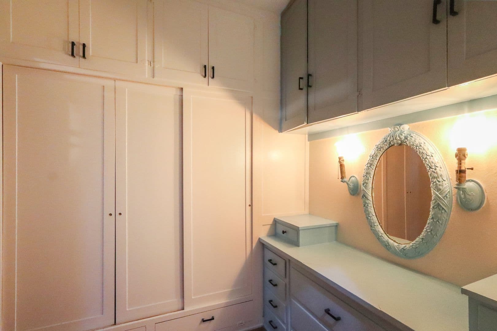Long Beach Condo: 360 W Ocean Blvd Unit 706