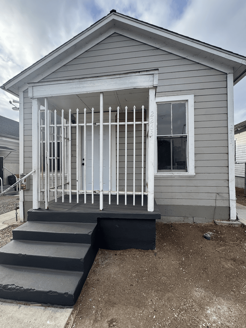 San Diego Apartment: 2263-71 L St