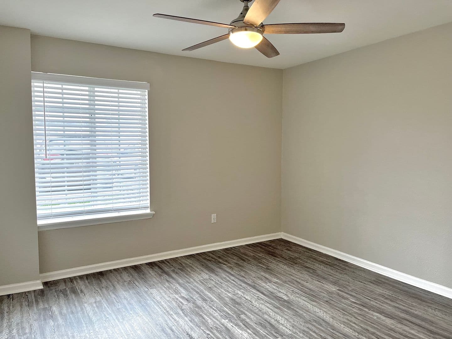 Shawnee Apartment: 6405 Maurer Rd