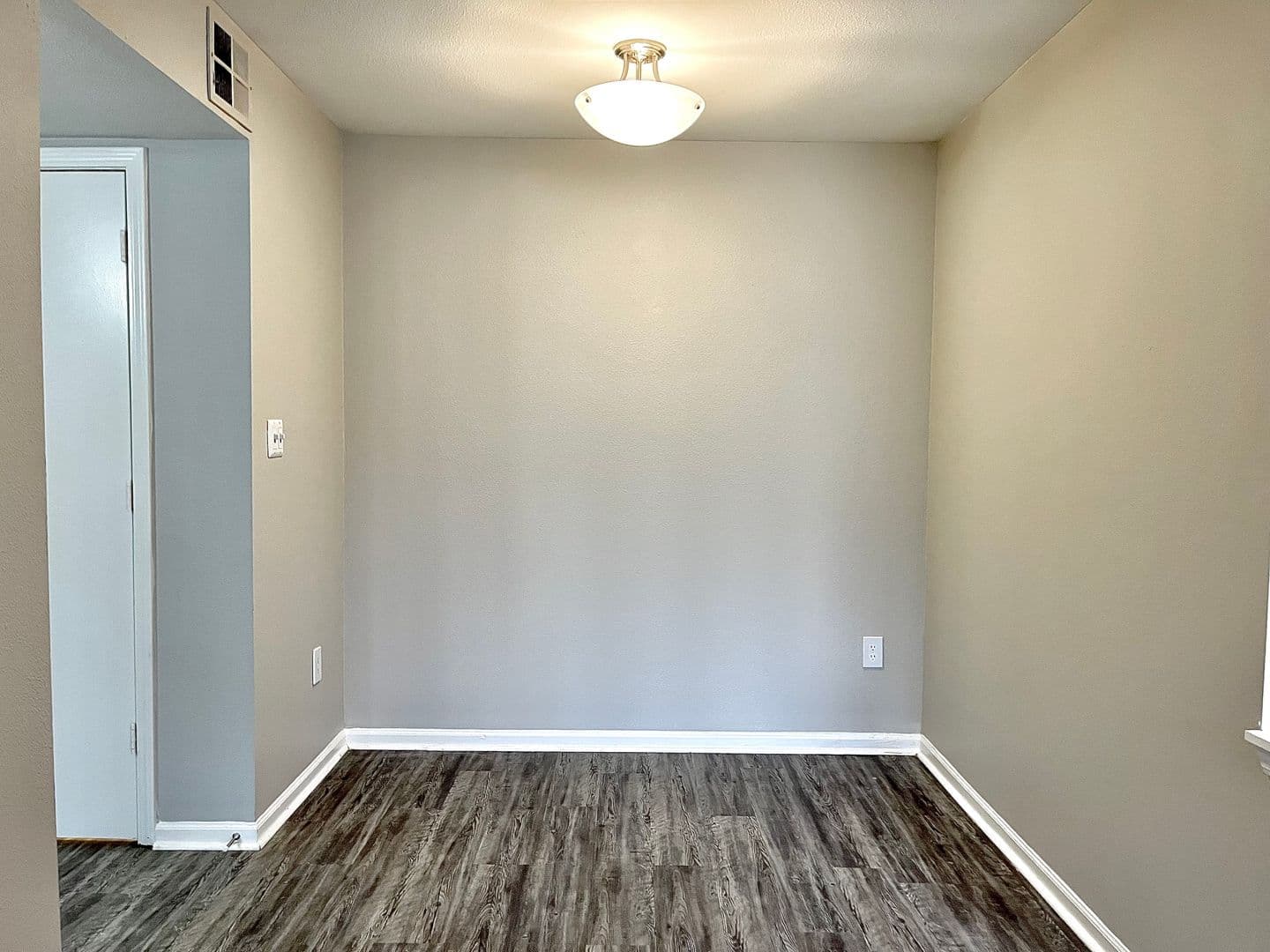 Shawnee Apartment: 6405 Maurer Rd