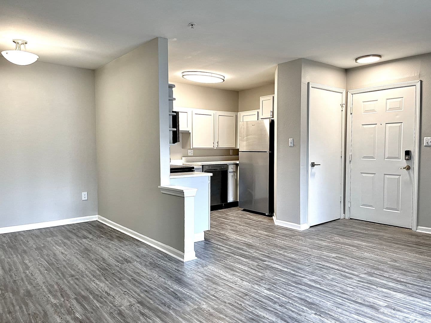 Shawnee Apartment: 6405 Maurer Rd