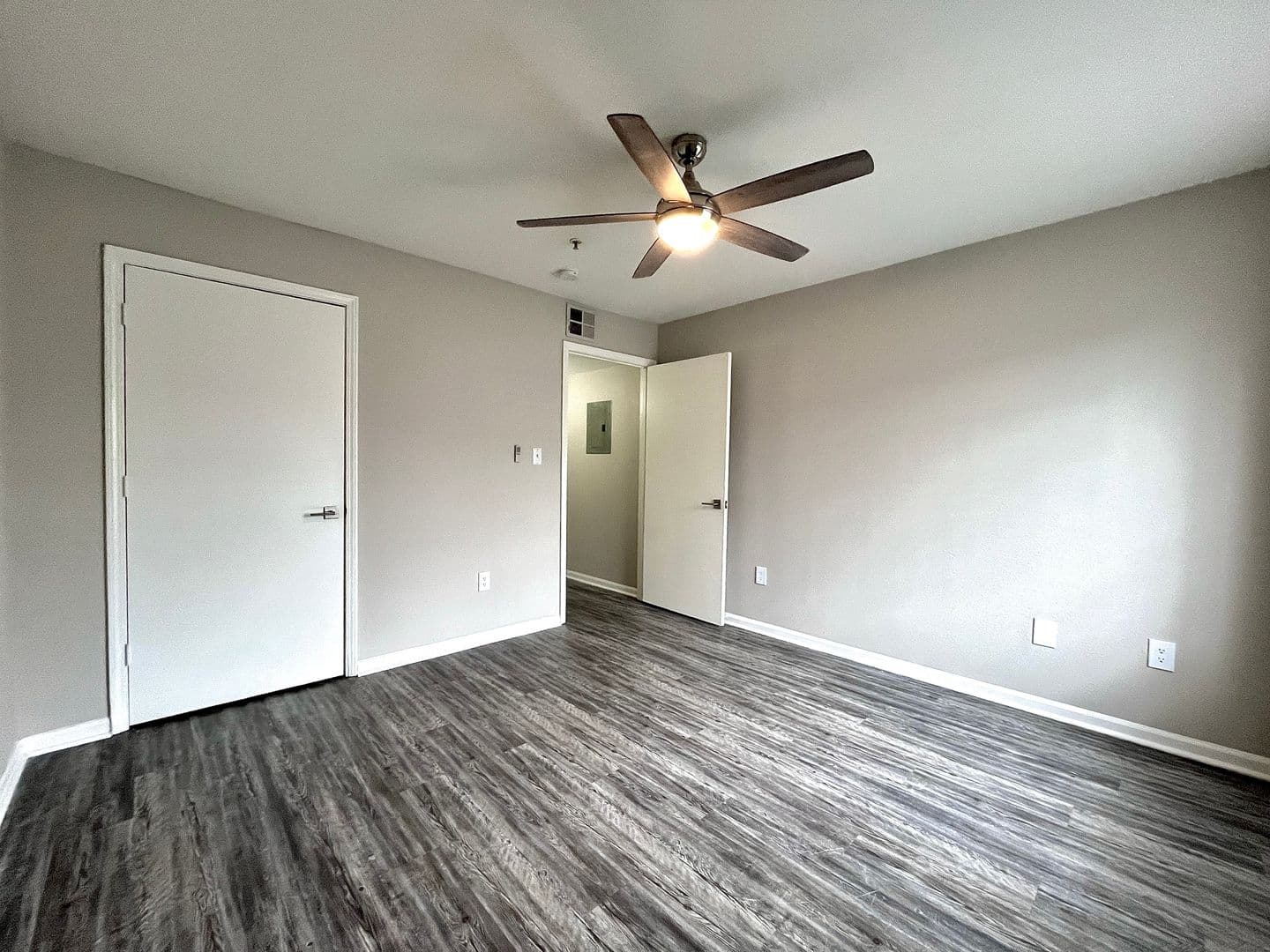 Shawnee Apartment: 6405 Maurer Rd