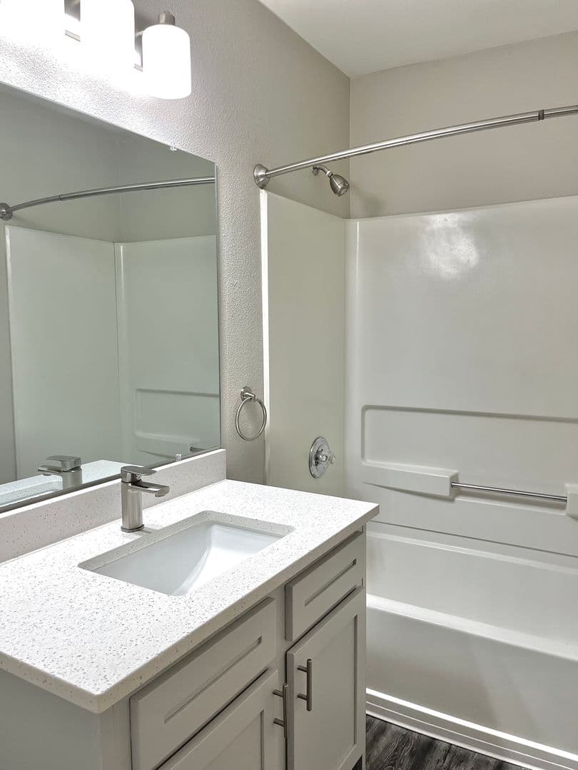 Shawnee Apartment: 6405 Maurer Rd