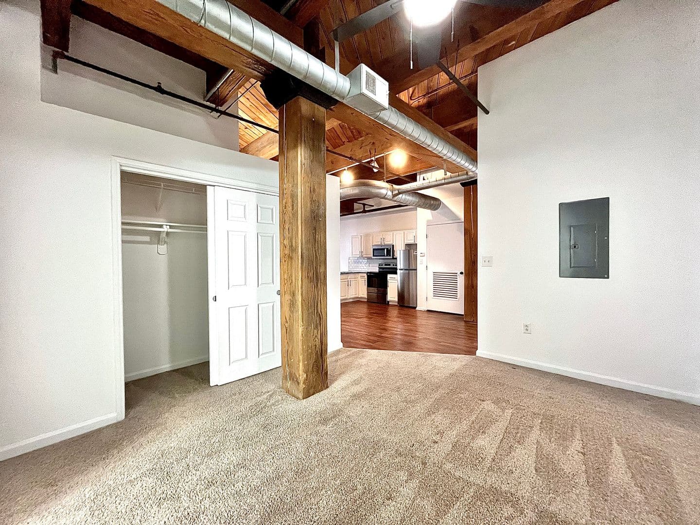 Kansas City Apartment: 200 W 5th Street