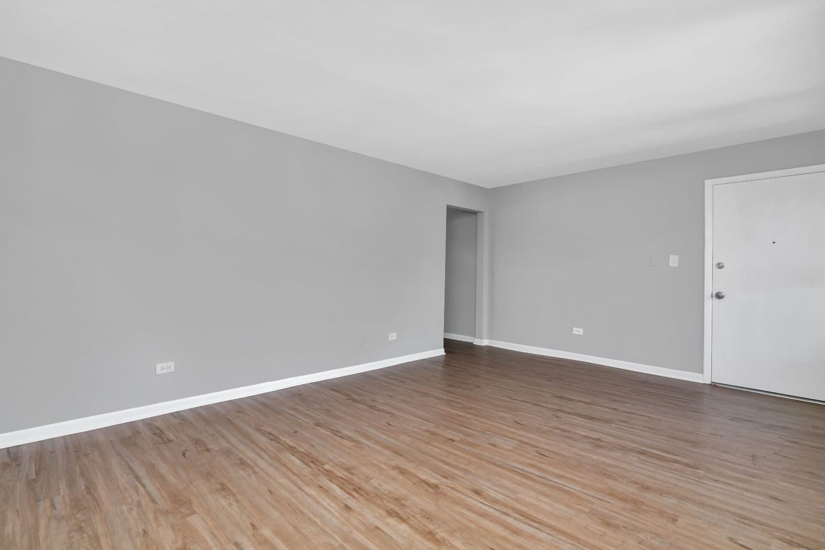 La Grange Apartment: 34-42 S. Waiola Ave.