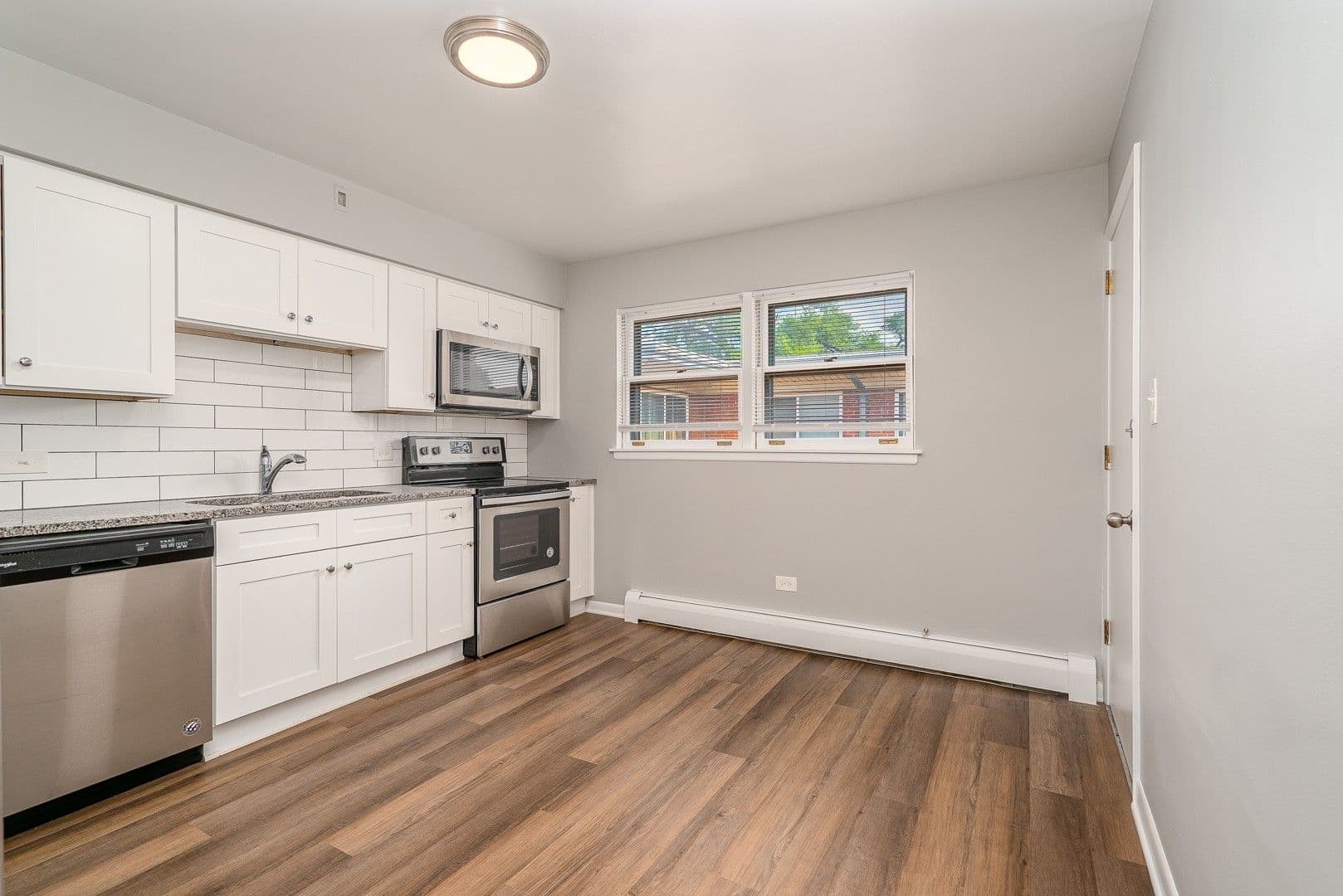 La Grange Apartment: 34-42 S. Waiola Ave.