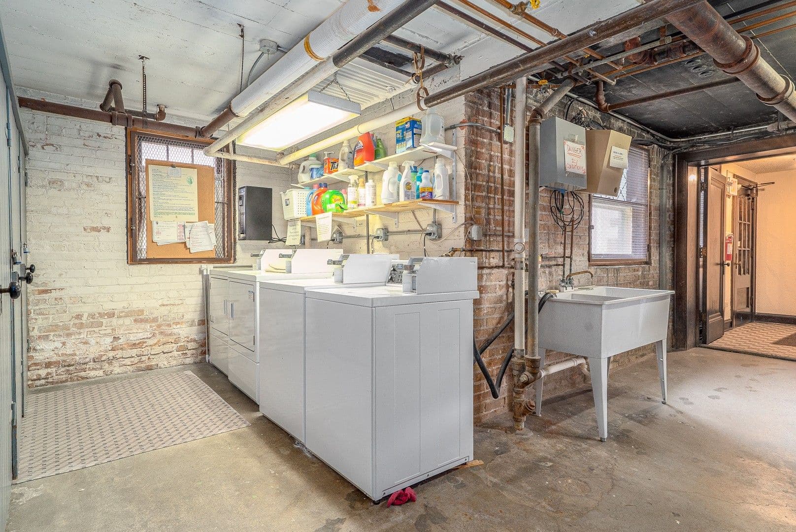 Glen Ellyn Apartment: 530-532 Hillside Ave